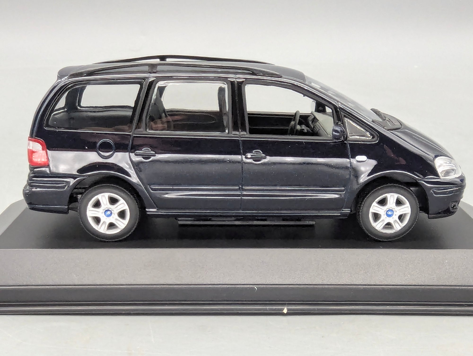 Model Cars 1:43 Minichamps Mercedes Benz SL65 AMG Black Series Silver with original packaging