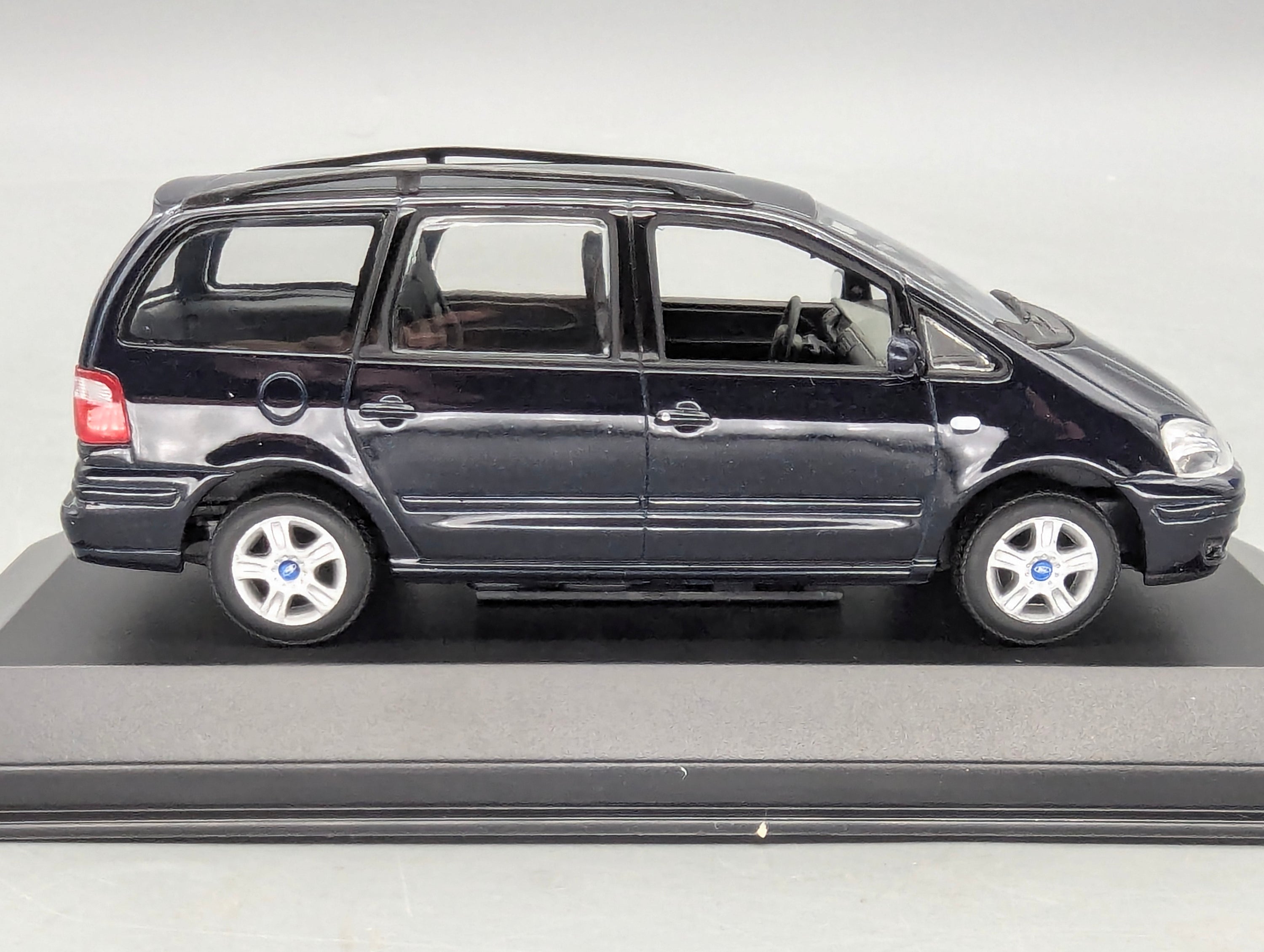 Model Cars 1:43 Minichamps Mercedes Benz SL65 AMG Black Series Silver with original packaging