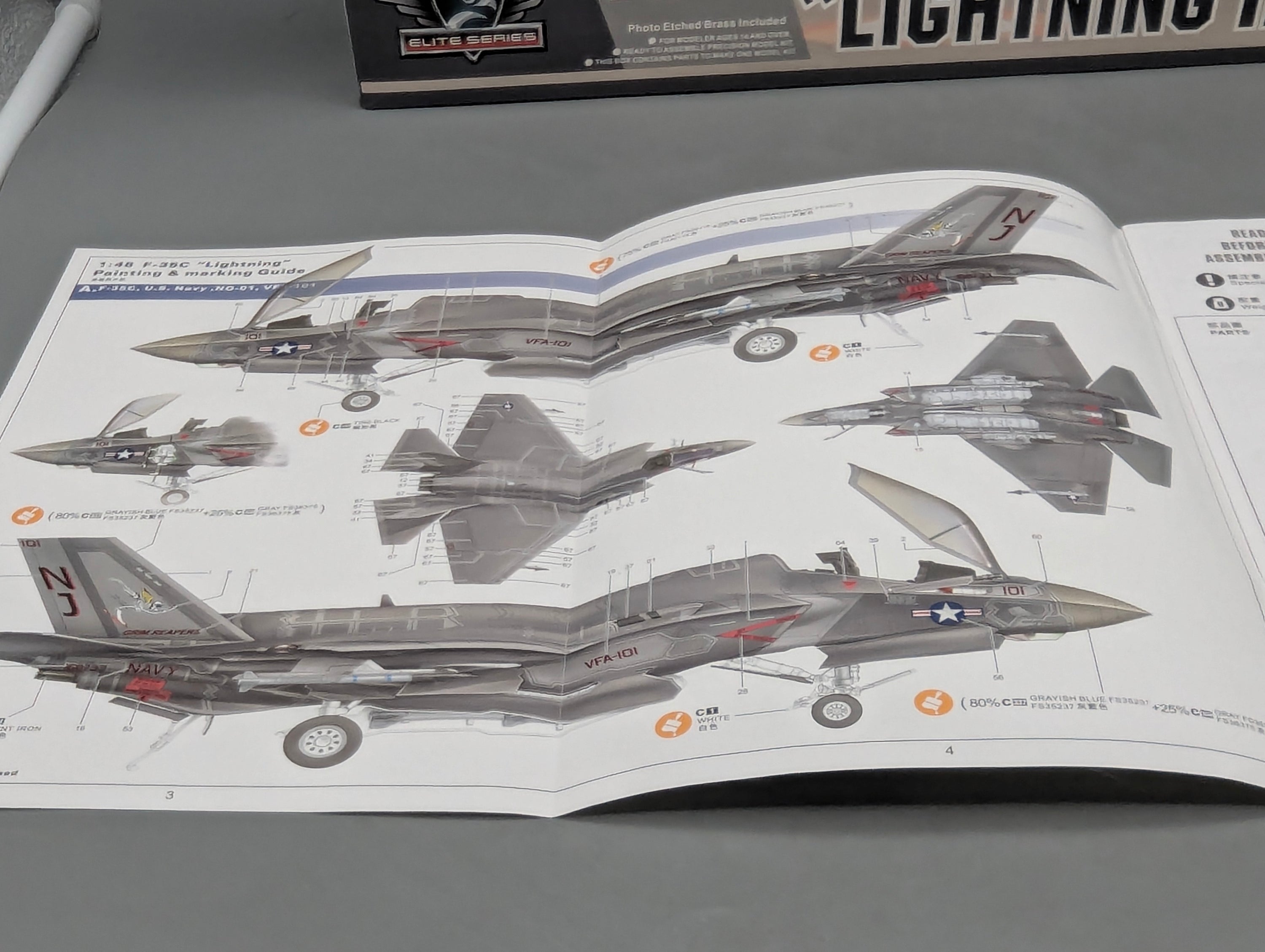 Flugzeug Modell Bausatz 1:48 Kitty Hawk Elite Series KH80132 F-35C Lightning II mit OVP