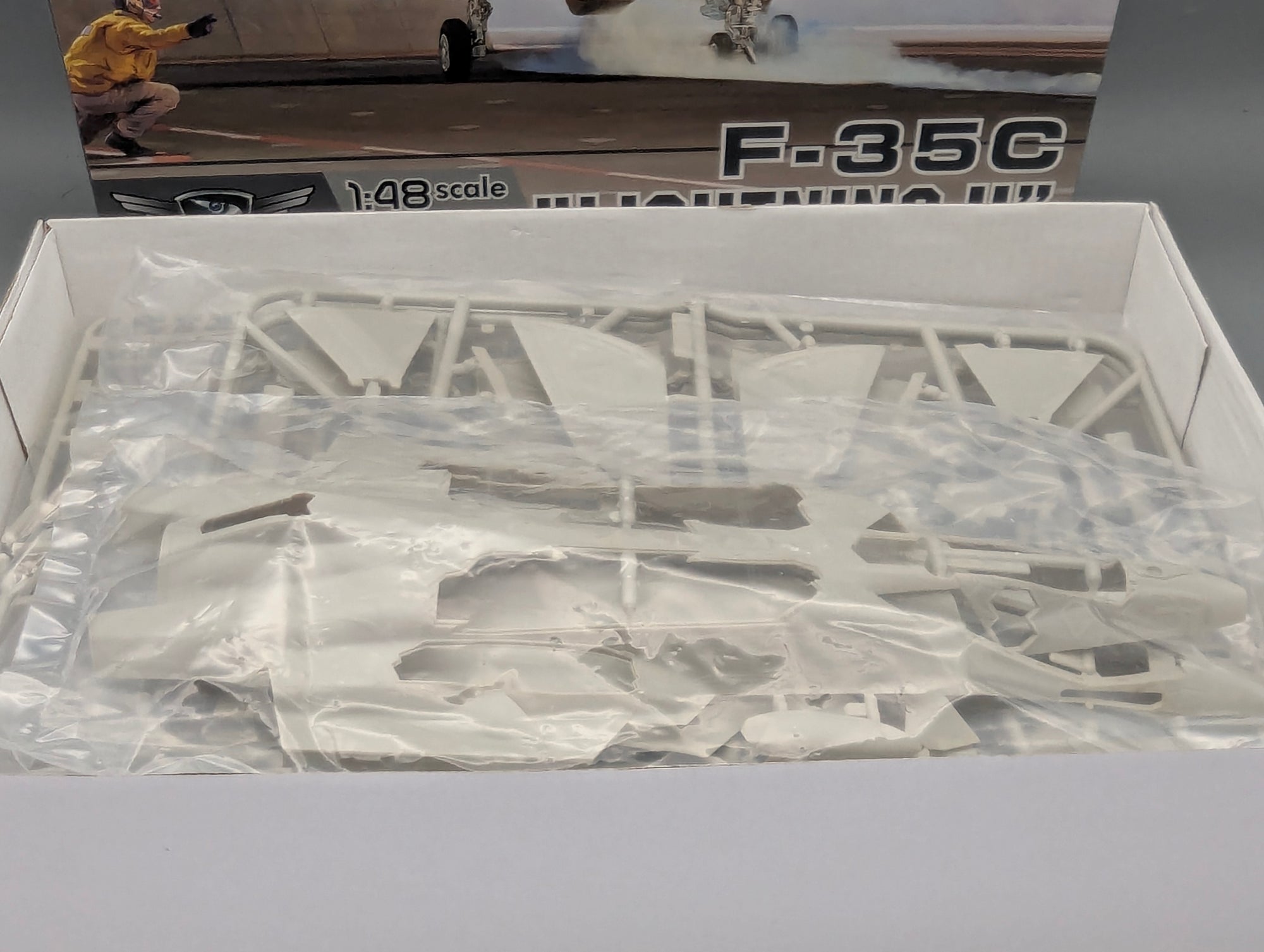 Flugzeug Modell Bausatz 1:48 Kitty Hawk Elite Series KH80132 F-35C Lightning II mit OVP