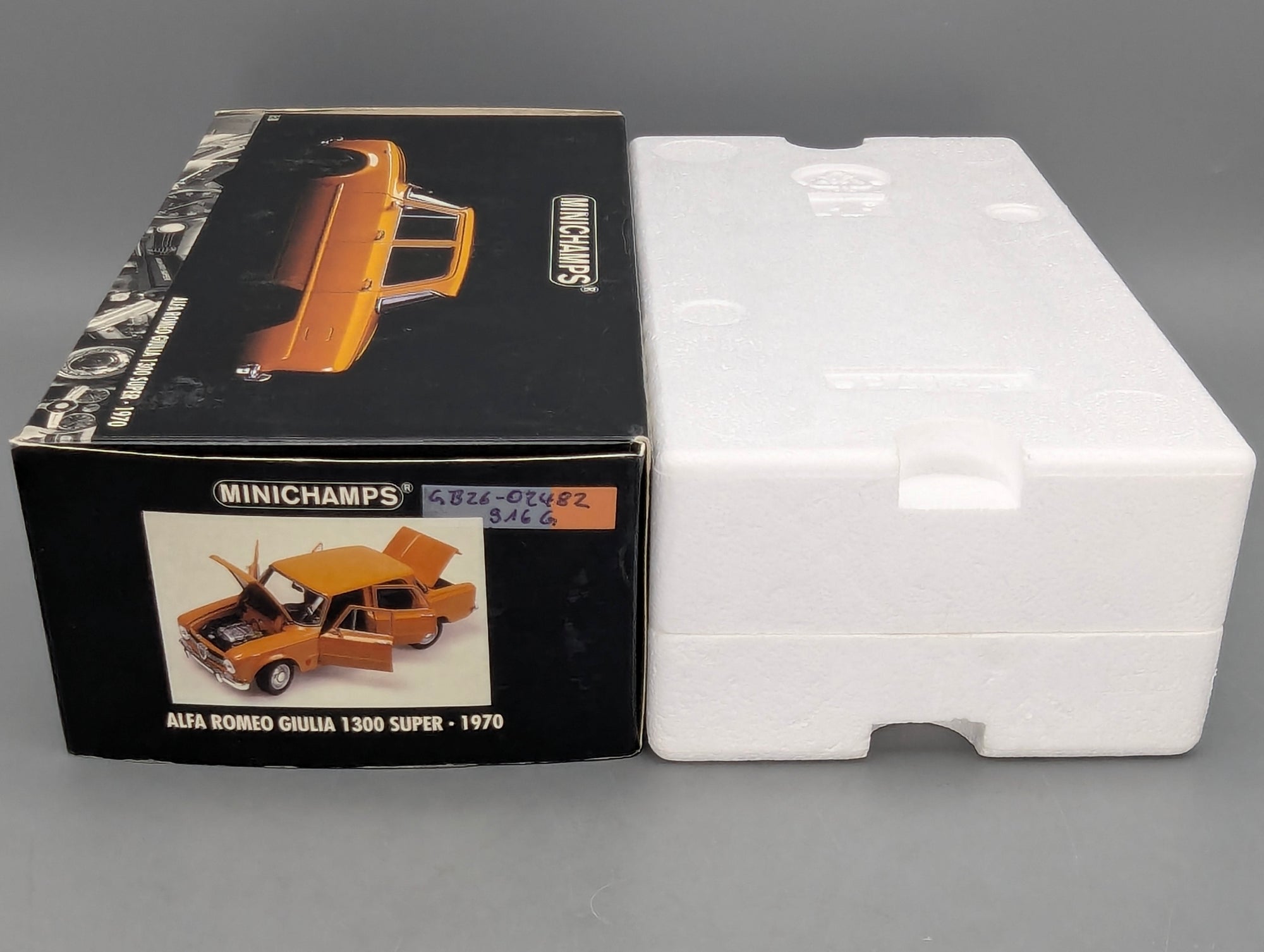 Modellautos 1:18 Minichamps Alfa Romeo Giulia 1300 Super 1970 Ochre Ocker mit OVP