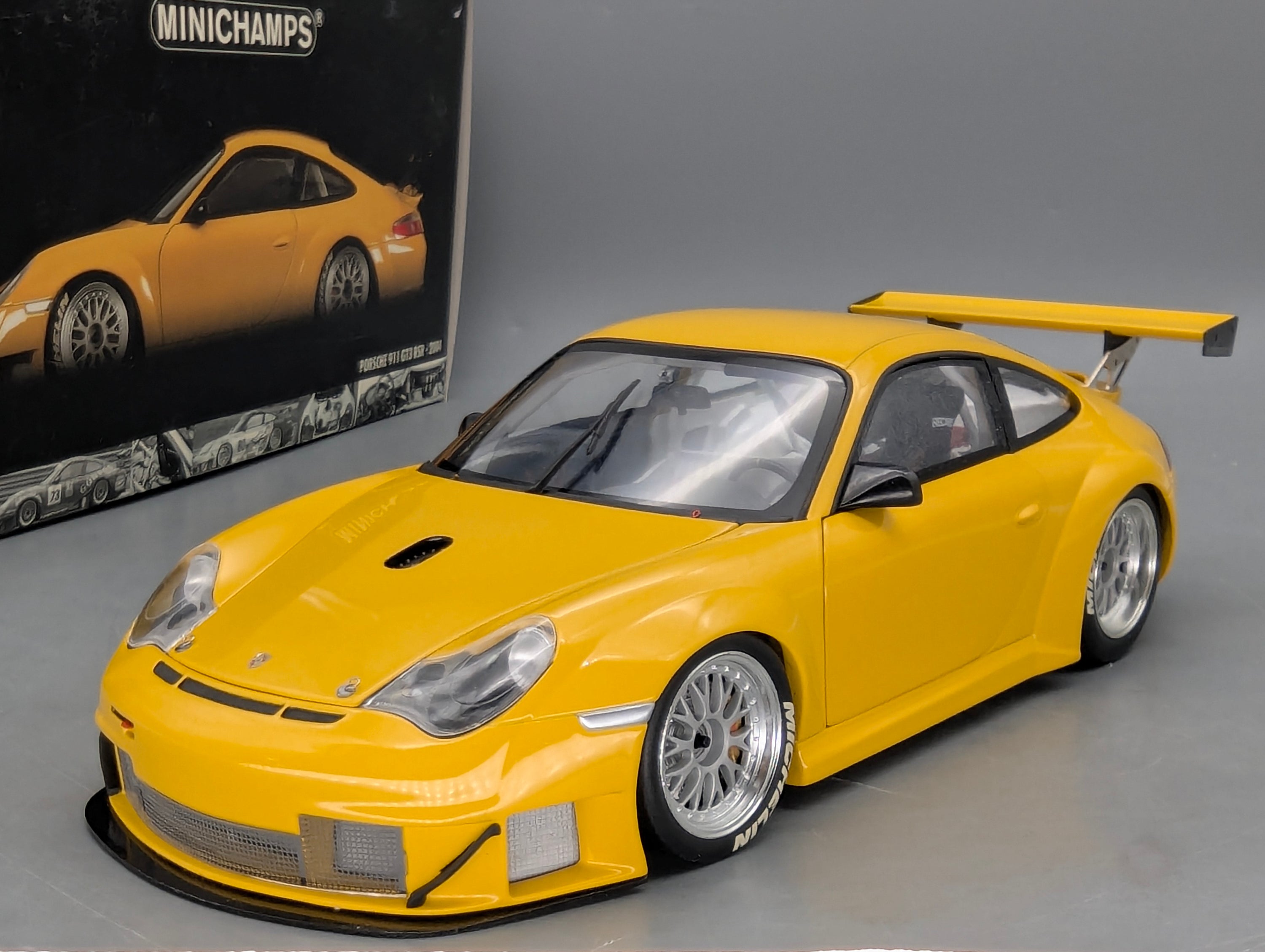 Modellautos 1:18 Minichamps Porsche 911 GT3 RSR ALMS 2004 Gelb mit OVP