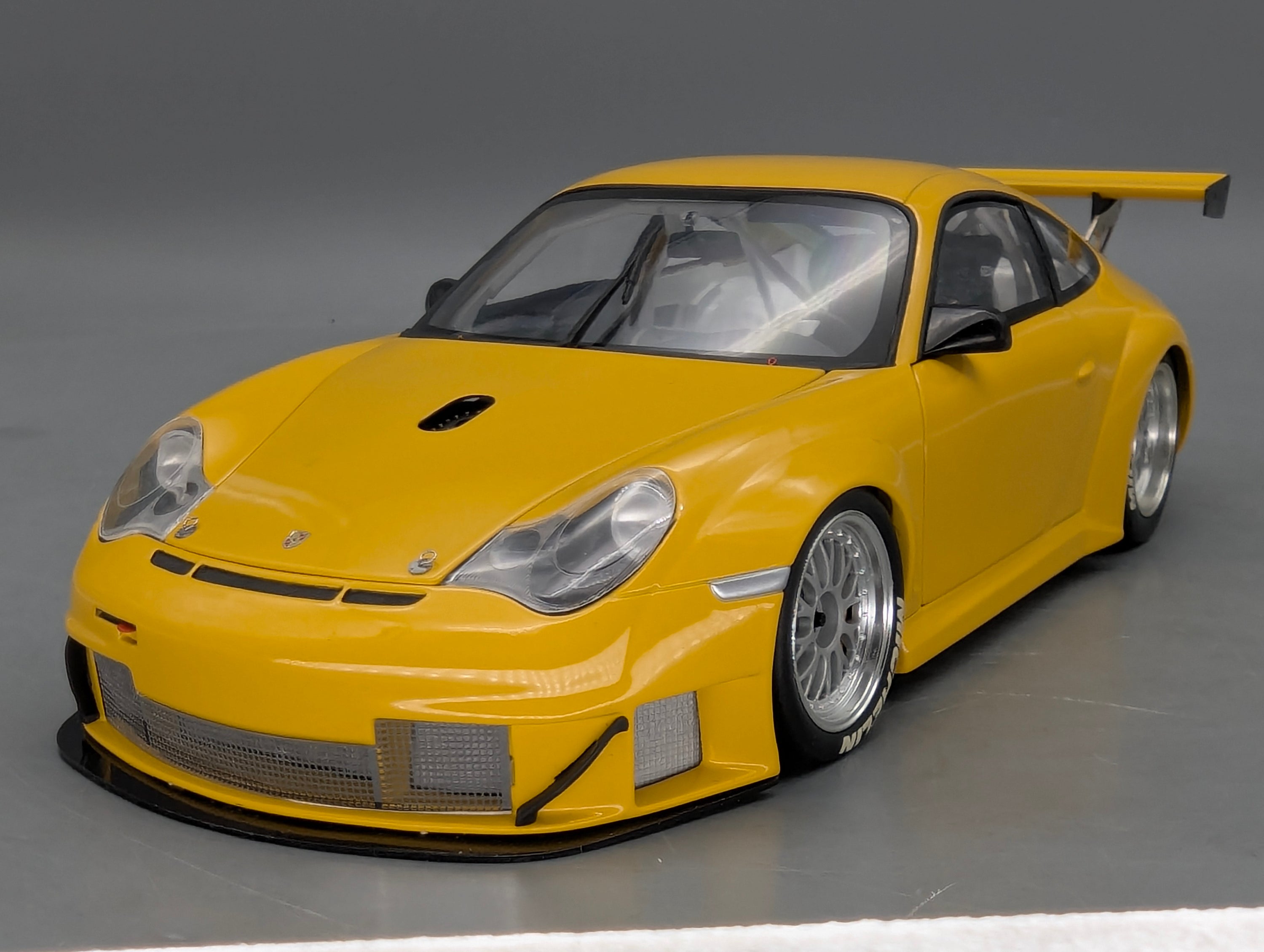 Modellautos 1:18 Minichamps Porsche 911 GT3 RSR ALMS 2004 Gelb mit OVP