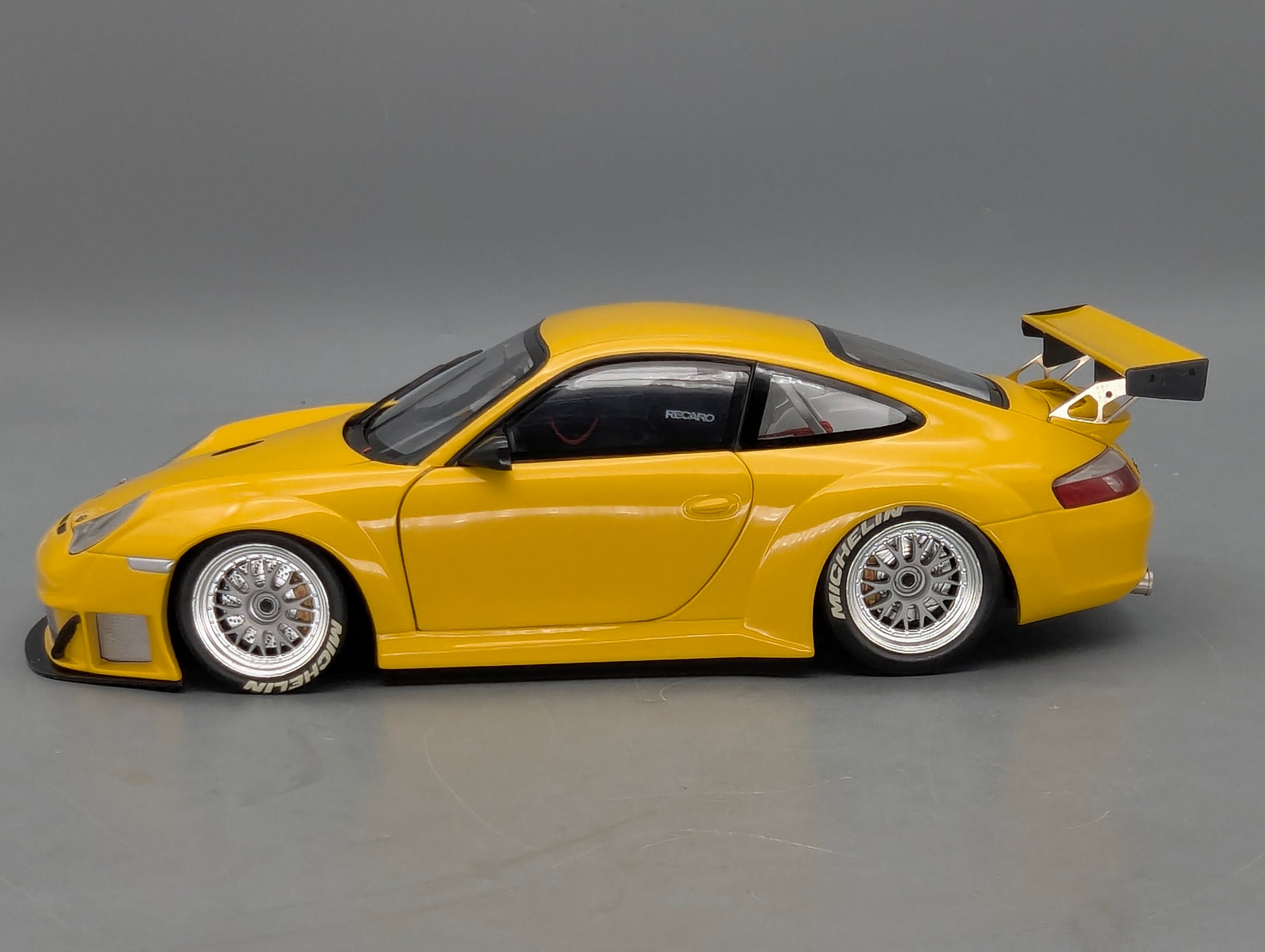 Modellautos 1:18 Minichamps Porsche 911 GT3 RSR ALMS 2004 Gelb mit OVP