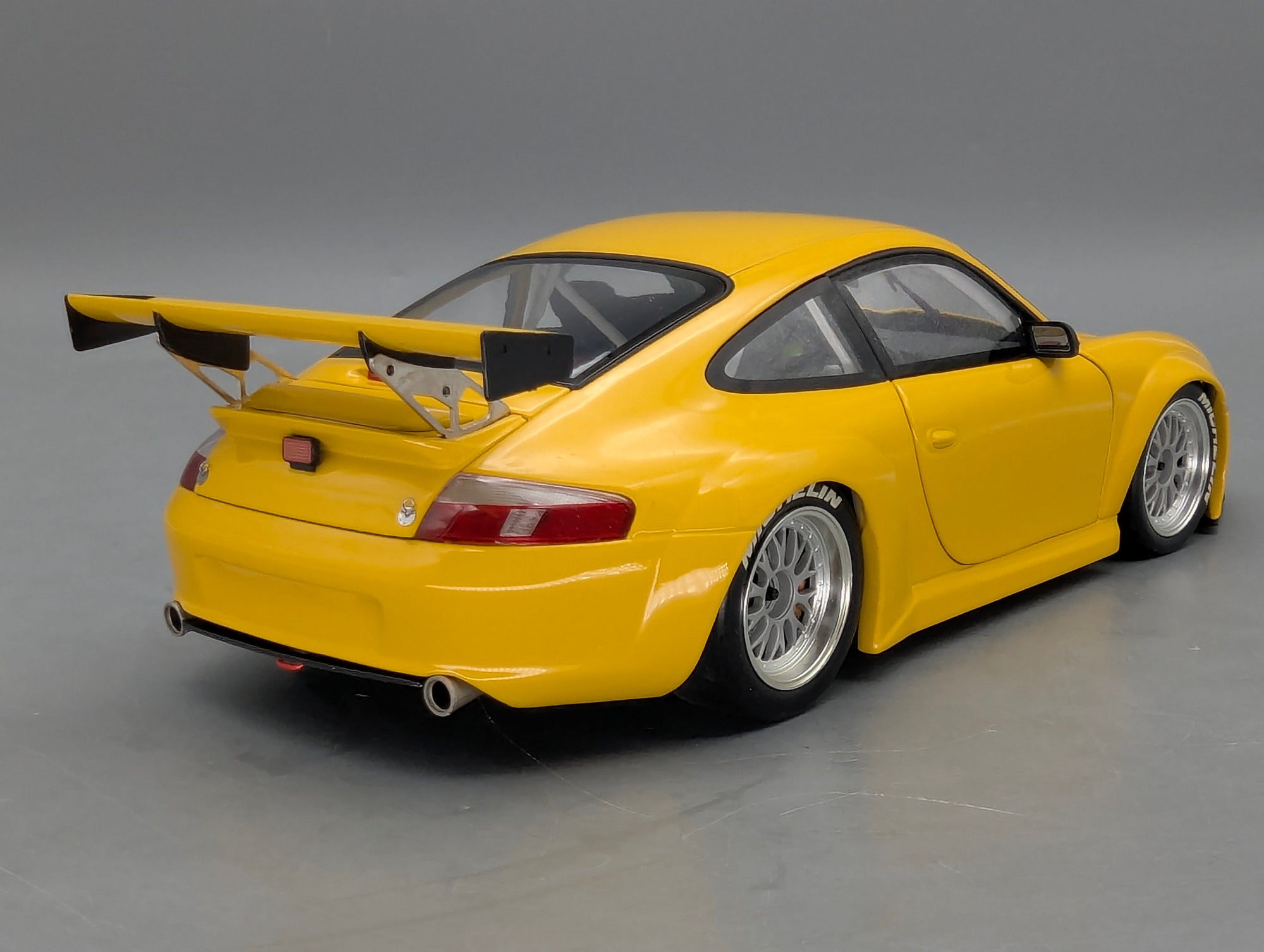 Modellautos 1:18 Minichamps Porsche 911 GT3 RSR ALMS 2004 Gelb mit OVP