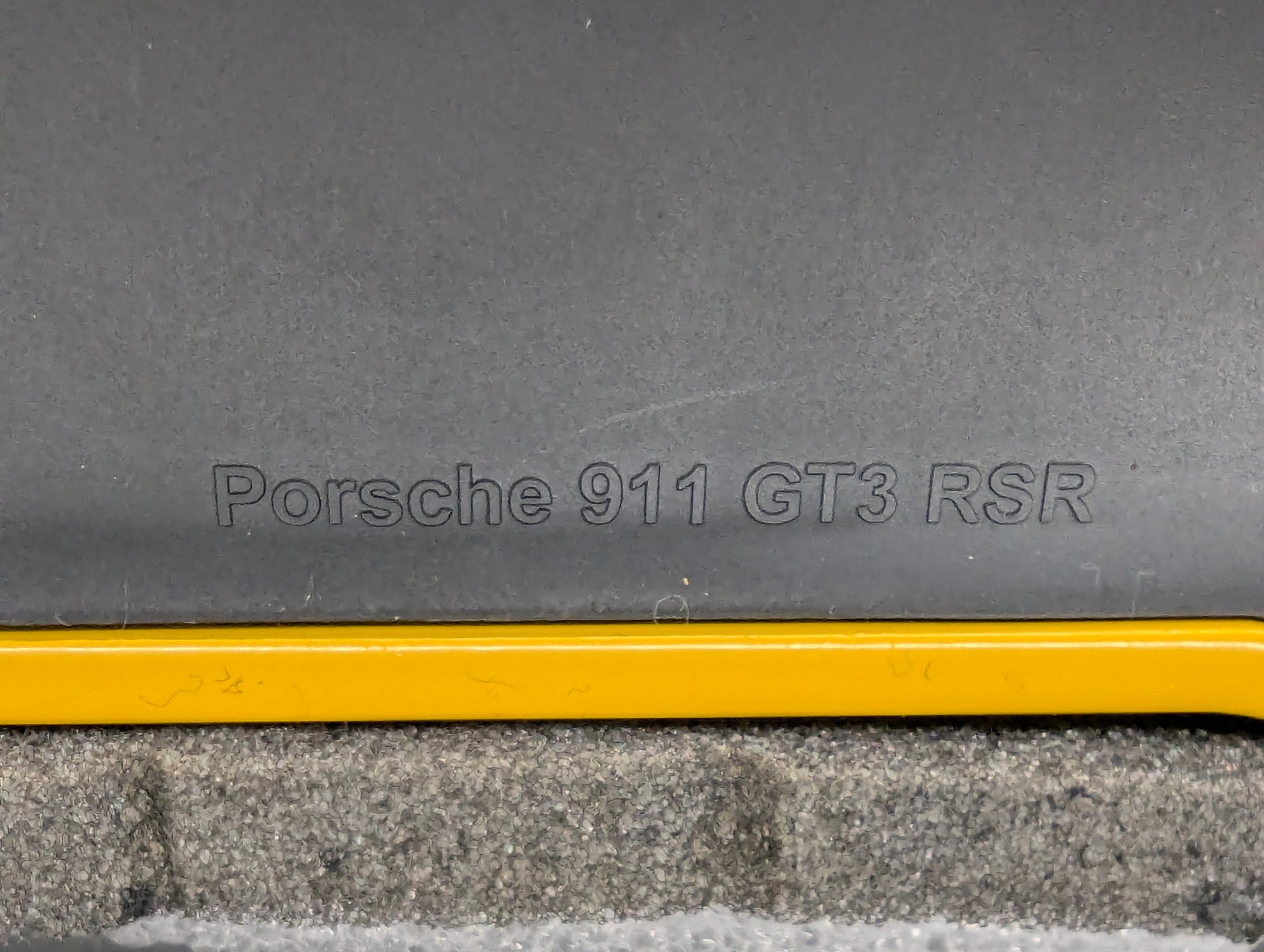 Modellautos 1:18 Minichamps Porsche 911 GT3 RSR ALMS 2004 Gelb mit OVP