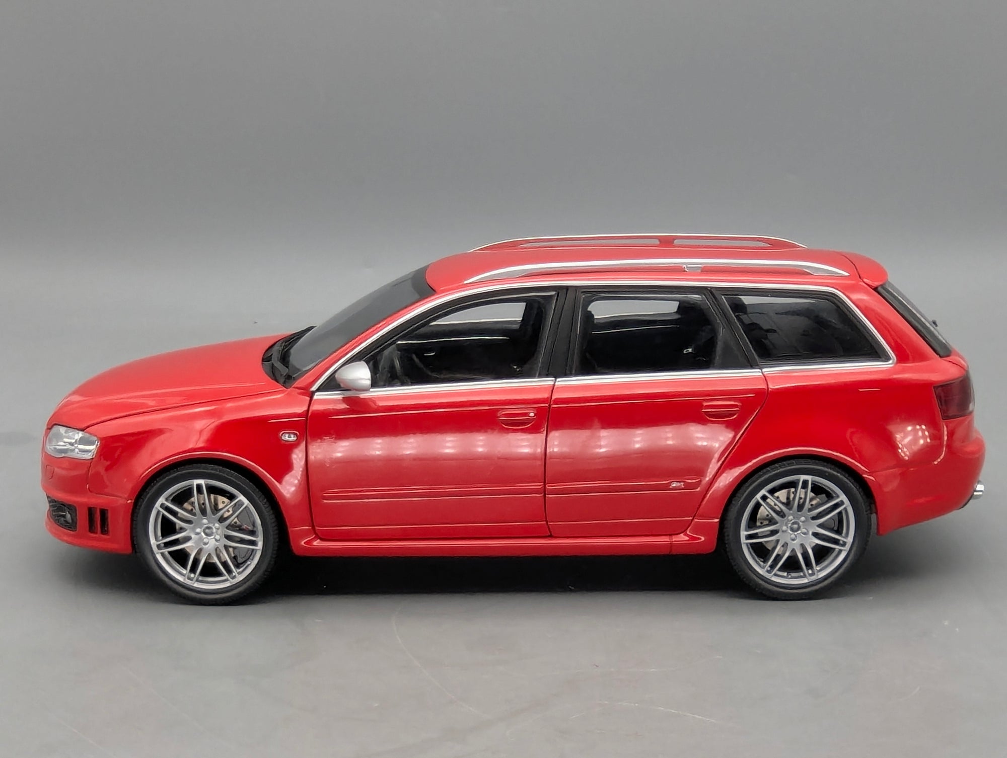 Coches en miniatura 1:43 Minichamps Mercedes Benz SL65 AMG Black Series Plata con embalaje original