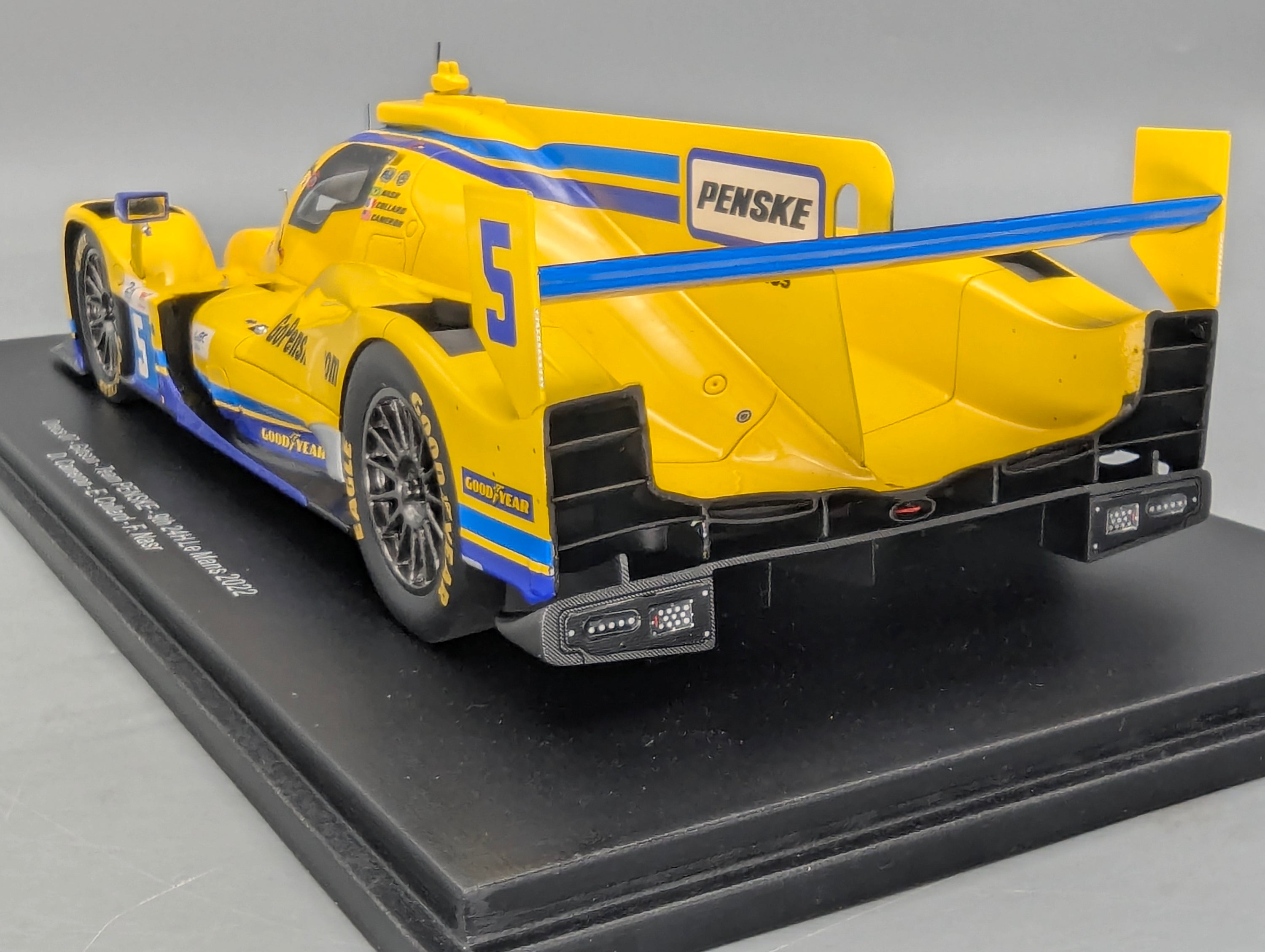 Modellautos 1:18 Spark 18S805 Oreca 07 - Gibson Team Penske 24h Le Mans 2022 #5 mit OVP