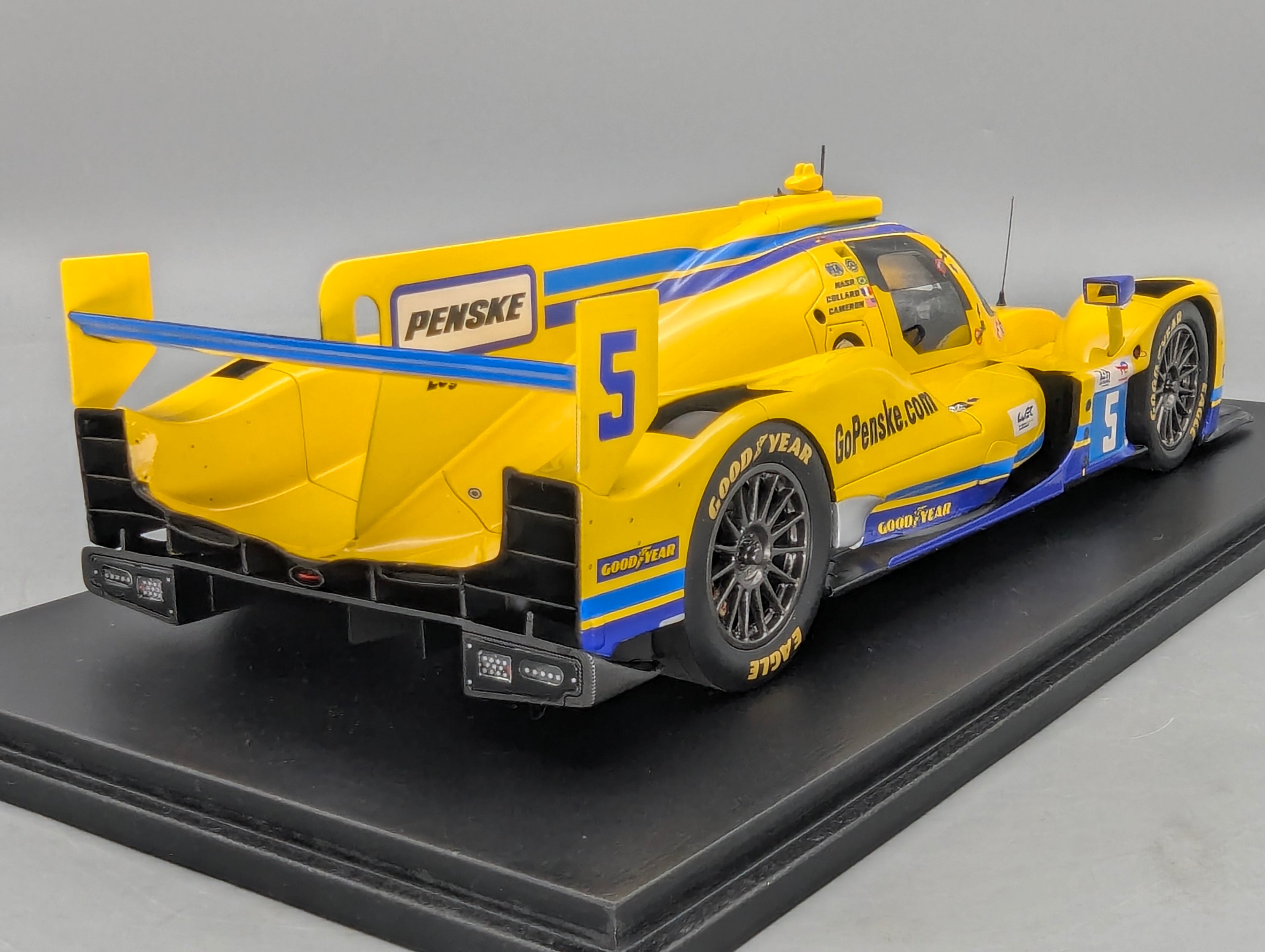 Modellautos 1:18 Spark 18S805 Oreca 07 - Gibson Team Penske 24h Le Mans 2022 #5 mit OVP