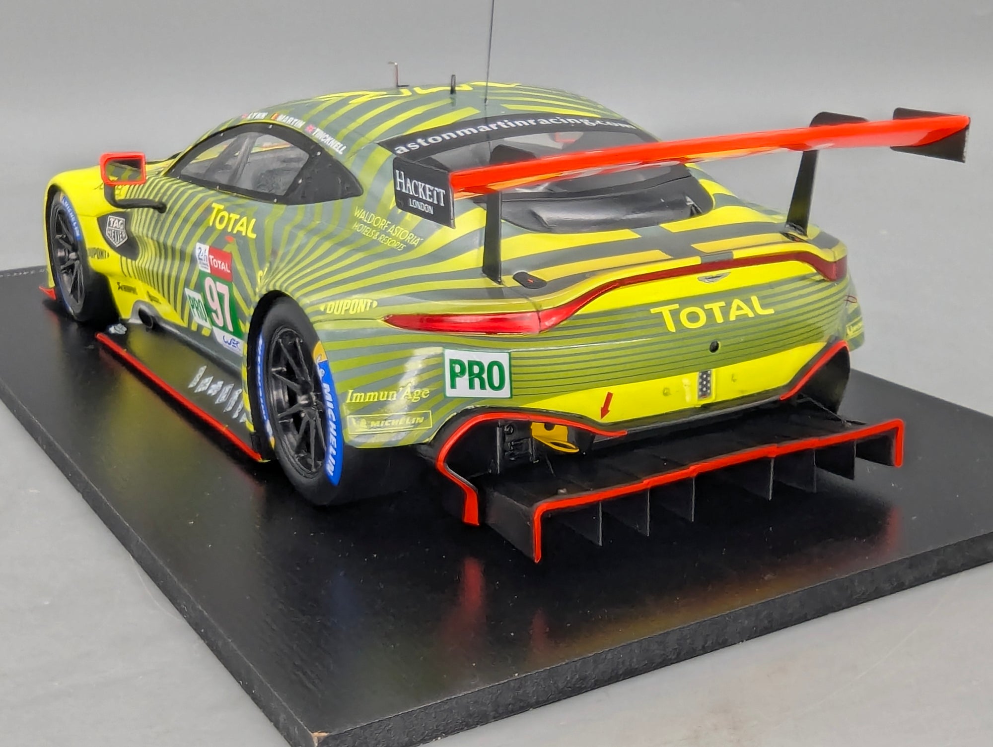 Modellautos 1:18 Spark 18S805 Aston Martin Vantage AMR WINNER 24h Le Mans 2020 #97 mit OVP
