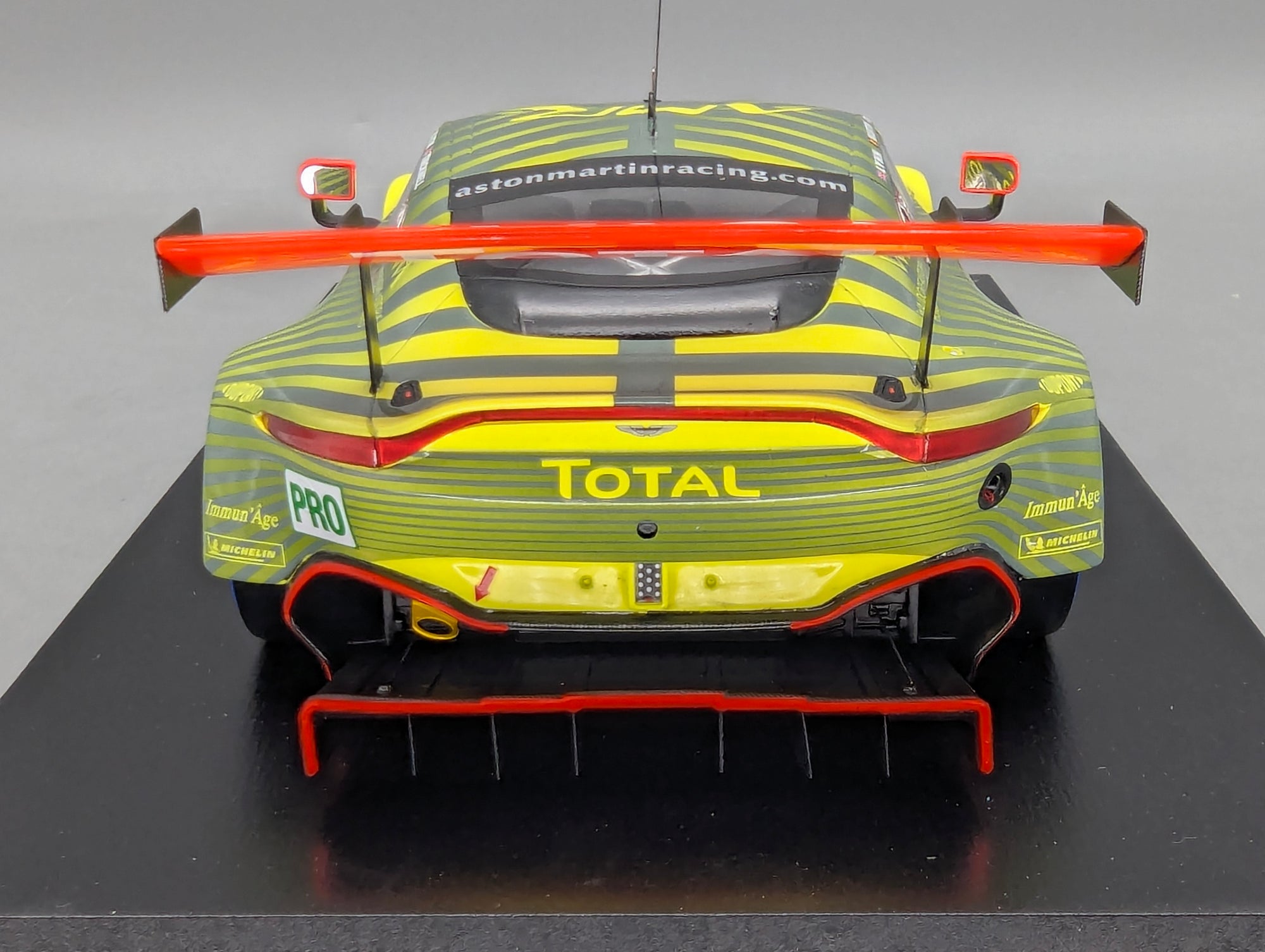Modellautos 1:18 Spark 18S805 Aston Martin Vantage AMR WINNER 24h Le Mans 2020 #97 mit OVP