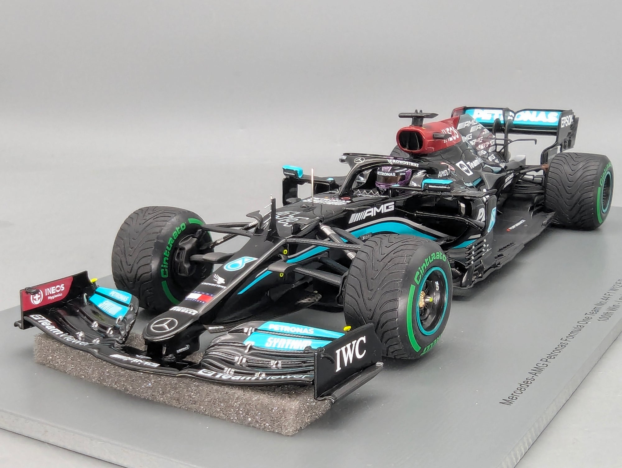 Modellautos 1:18 Spark 18S604 Mercedes AMG F1 W12 E Performance Winner Russian GP 2021 #44 Hamilton OVP