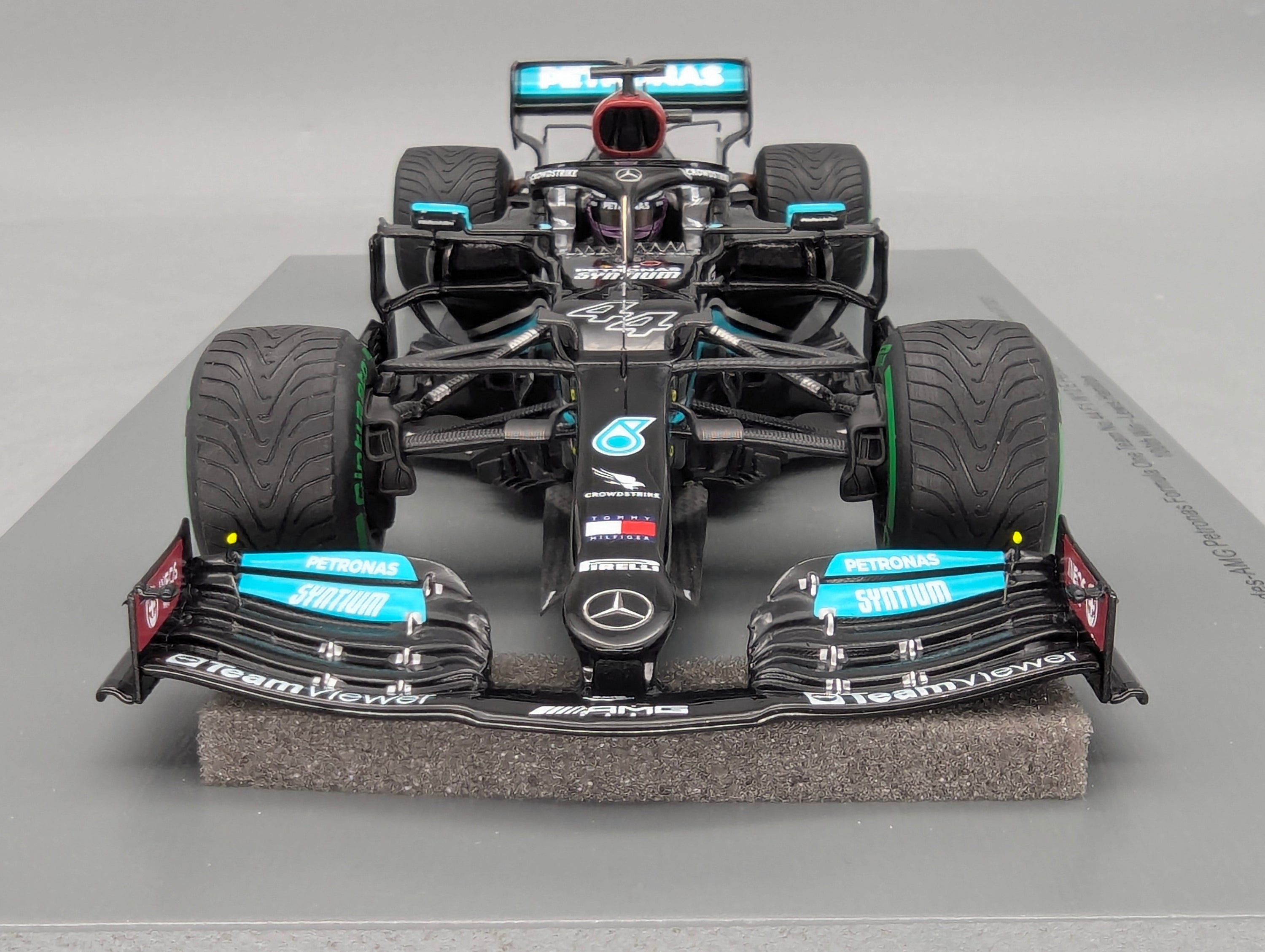 Modellautos 1:18 Spark 18S604 Mercedes AMG F1 W12 E Performance Winner Russian GP 2021 #44 Hamilton OVP