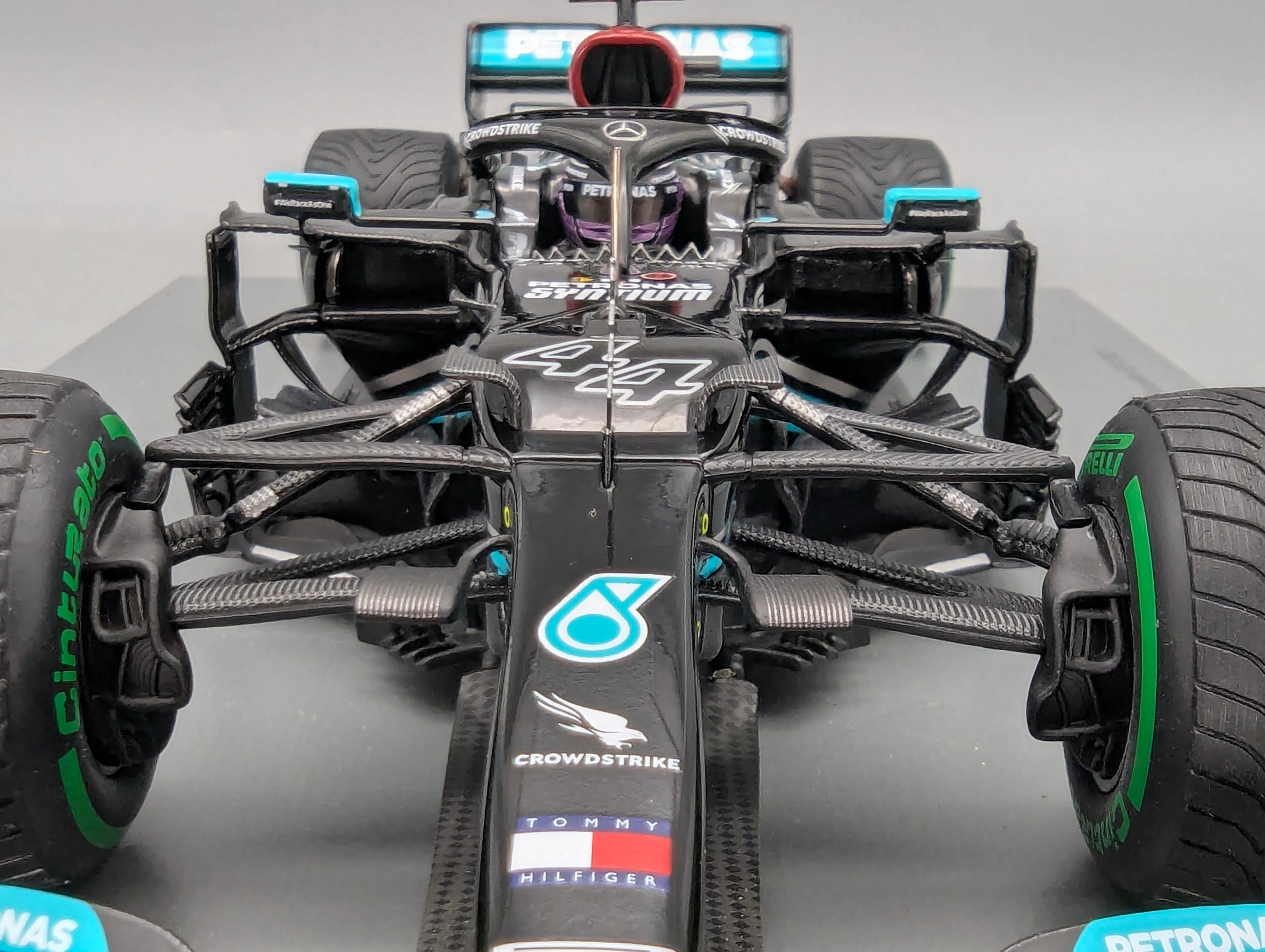 Modellautos 1:18 Spark 18S604 Mercedes AMG F1 W12 E Performance Winner Russian GP 2021 #44 Hamilton OVP