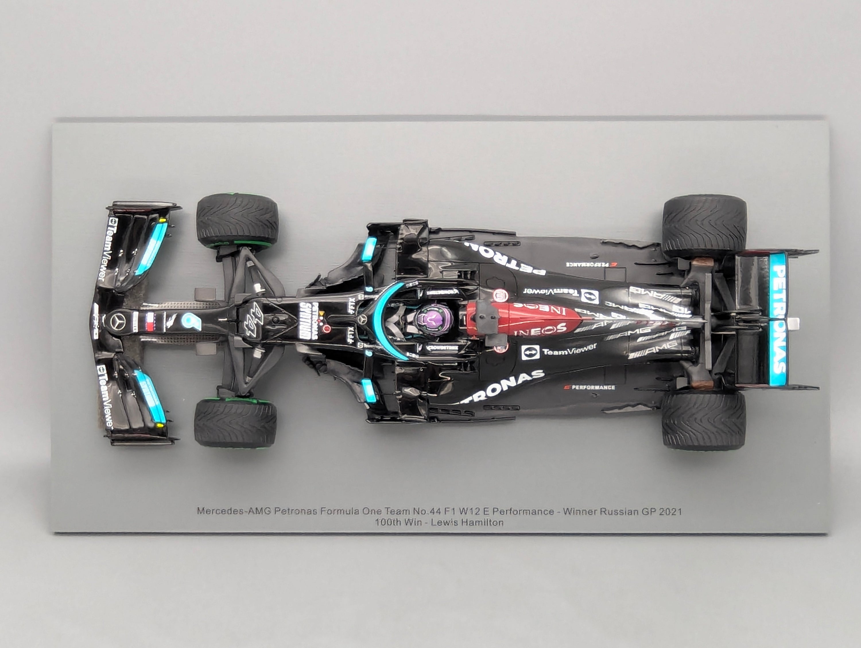 Modellautos 1:18 Spark 18S604 Mercedes AMG F1 W12 E Performance Winner Russian GP 2021 #44 Hamilton OVP