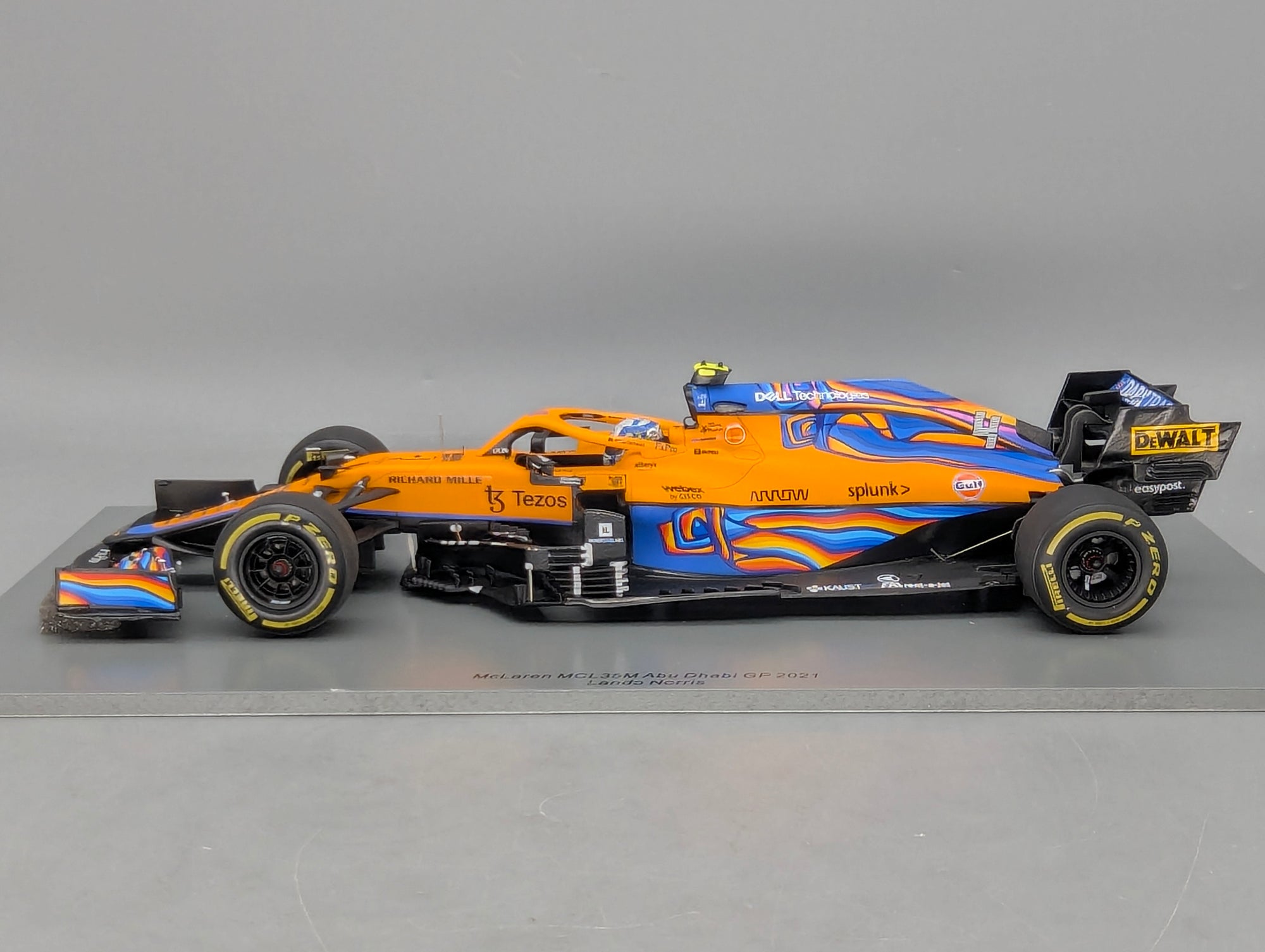 Modellautos 1:18 Spark 18S608 McLaren MCL35M Abu Dhabi GP 2021 #4 L. Norris OVP