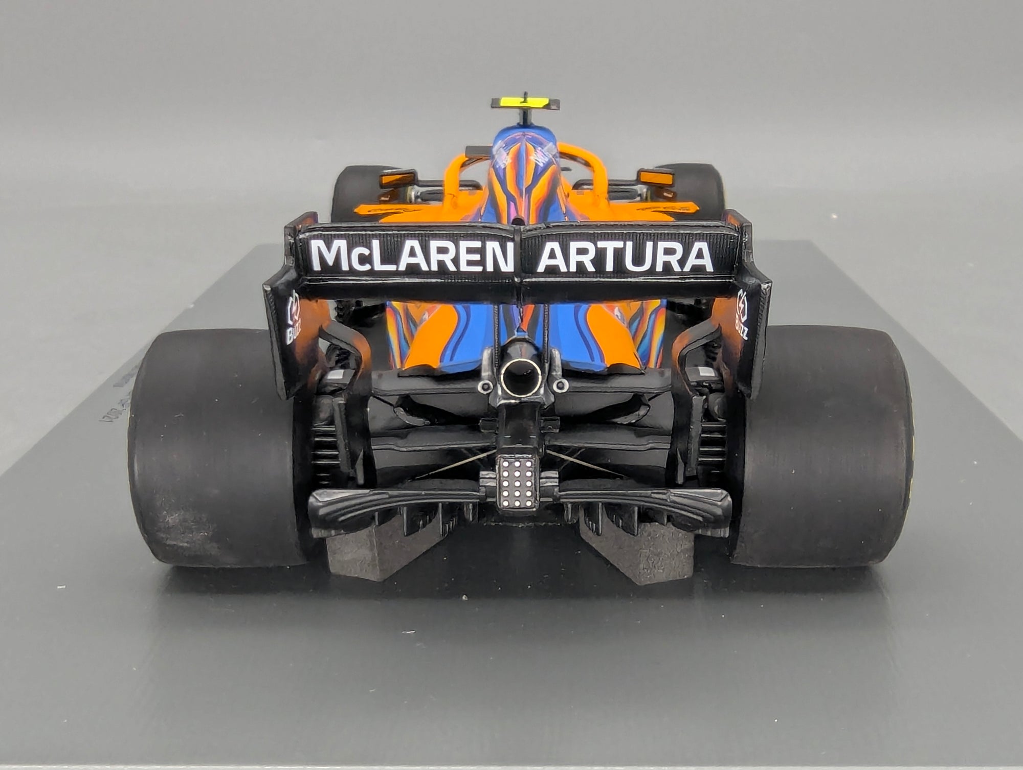 Modellautos 1:18 Spark 18S608 McLaren MCL35M Abu Dhabi GP 2021 #4 L. Norris OVP