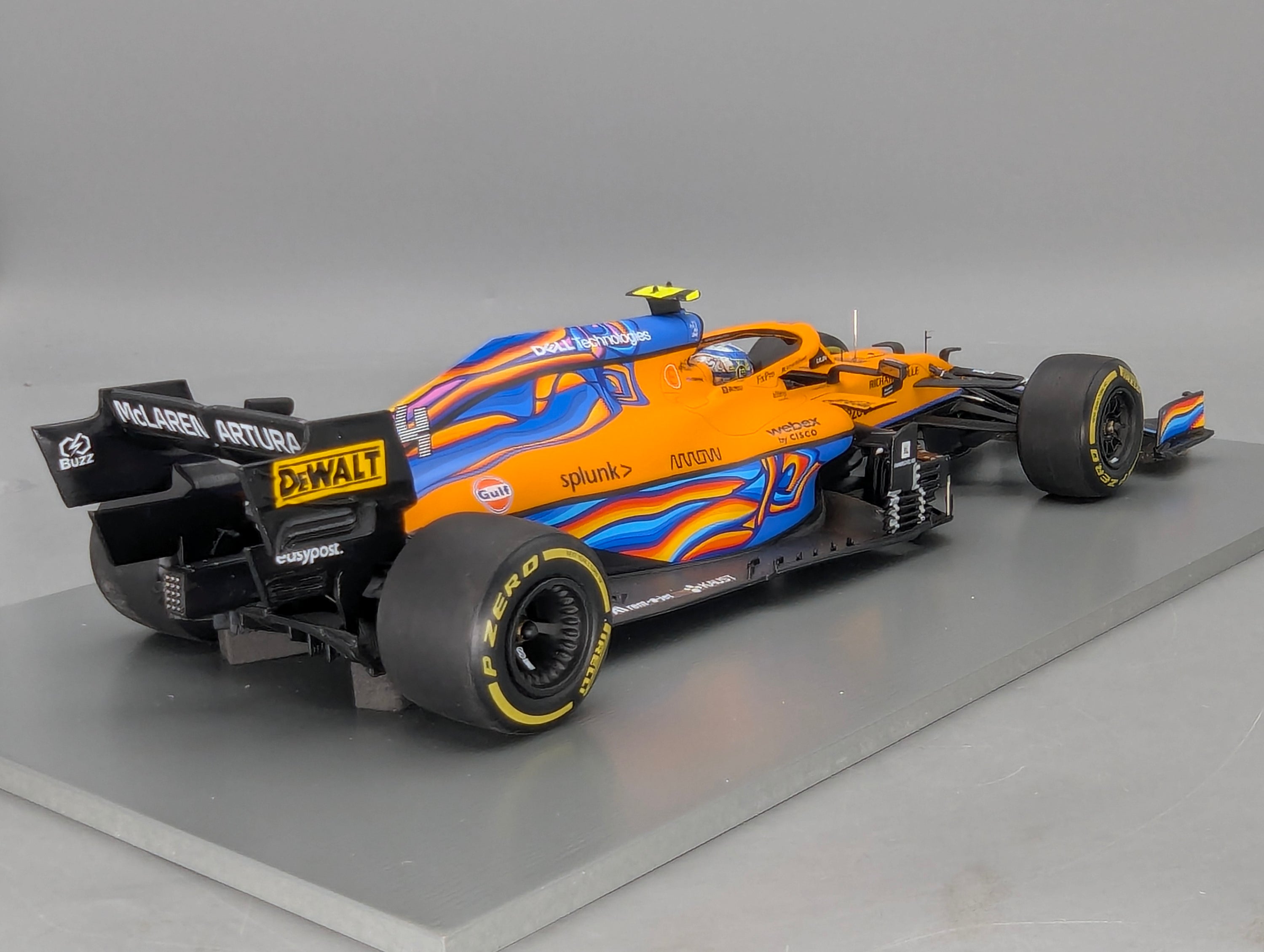 Modellautos 1:18 Spark 18S608 McLaren MCL35M Abu Dhabi GP 2021 #4 L. Norris OVP