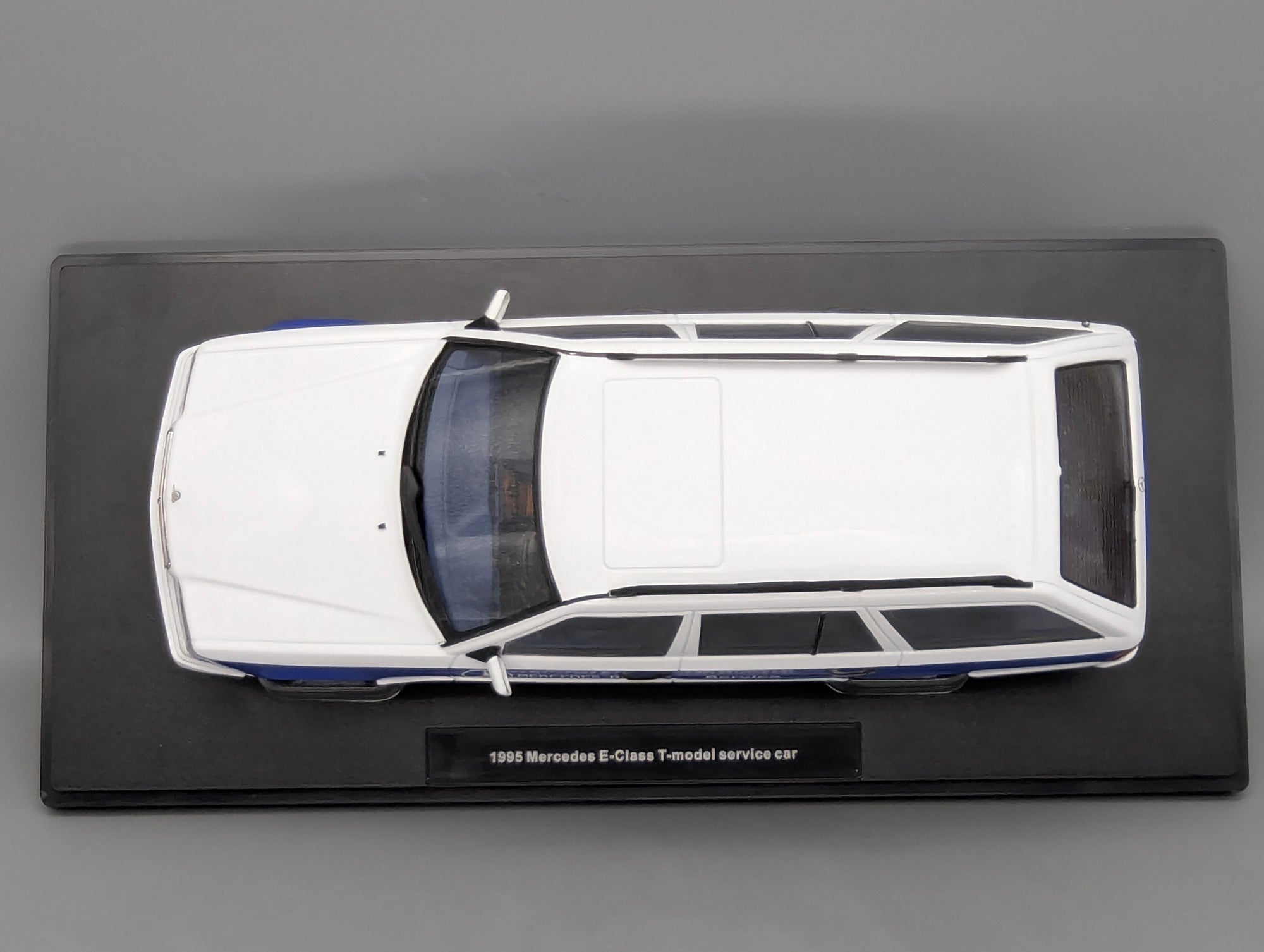 Modellautos 1:18 Triple9 Mercedes-Benz E-Klasse T-Modell Service Car 1995 OVP