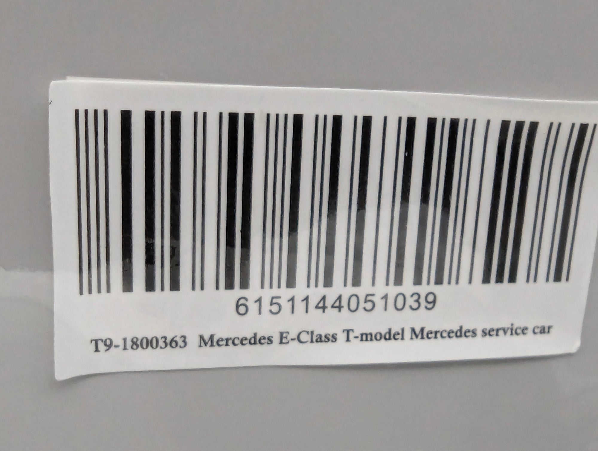 Modellautos 1:18 Triple9 Mercedes-Benz E-Klasse T-Modell Service Car 1995 OVP