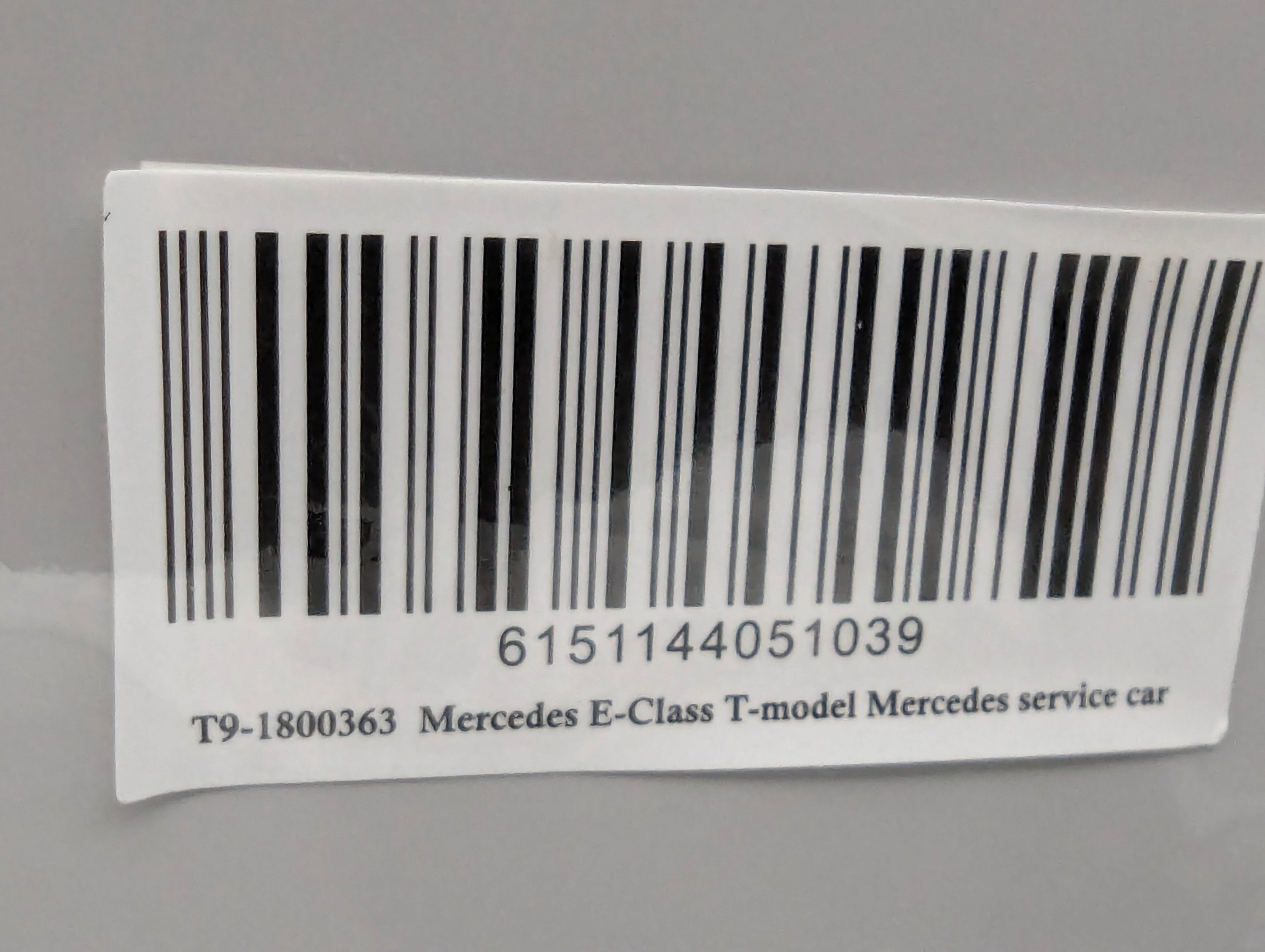 Modellautos 1:18 Triple9 Mercedes-Benz E-Klasse T-Modell Service Car 1995 OVP