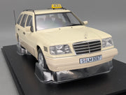 Modellautos 1:18 Triple9 Mercedes-Benz E-Klasse T-Modell German Taxi 1995 OVP