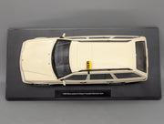 Modellautos 1:18 Triple9 Mercedes-Benz E-Klasse T-Modell German Taxi 1995 OVP