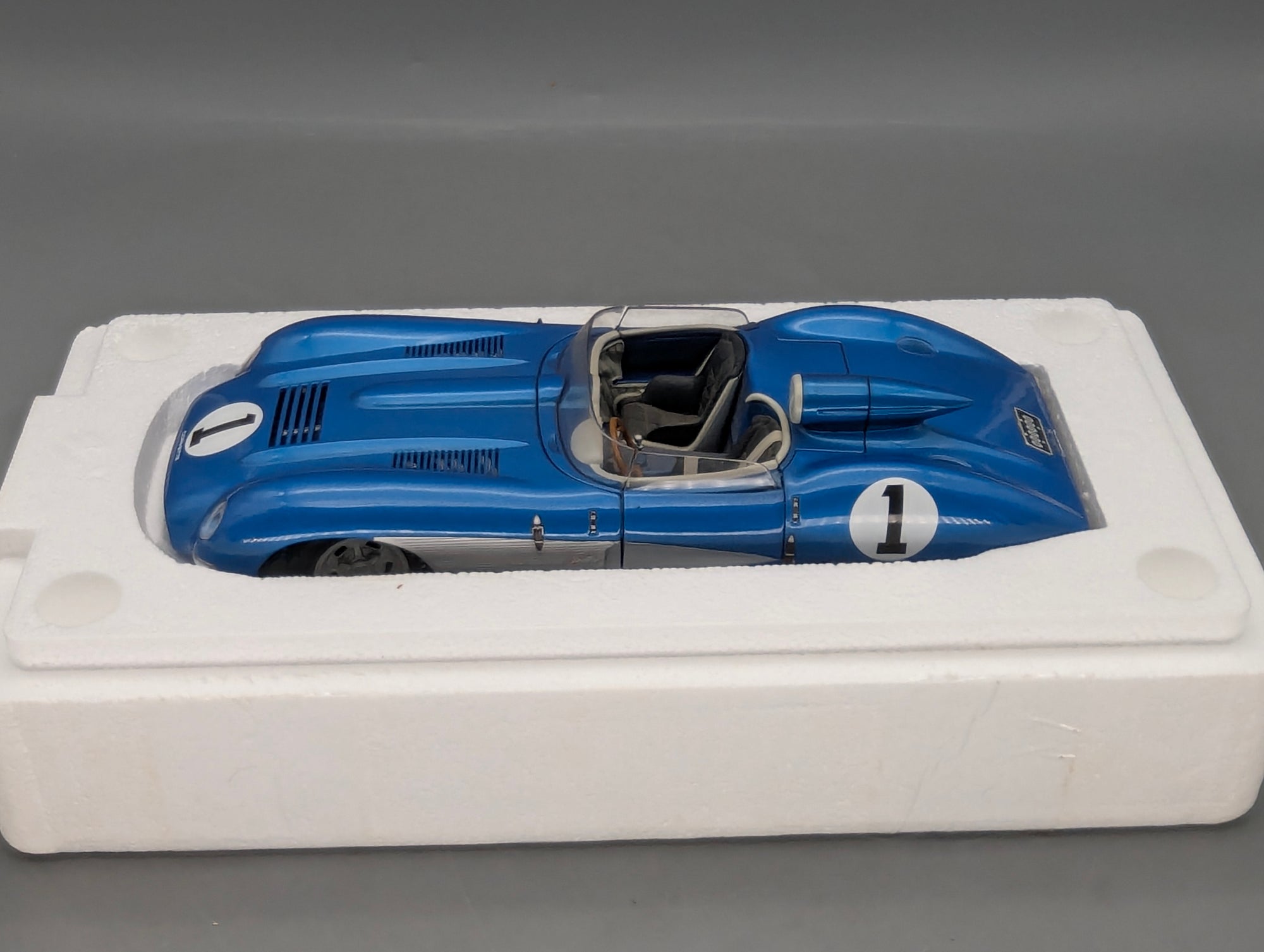 Modellautos 1:18 AUTOart Millenium 71051 Chevrolet Corvette SS 1957 Blau #1 mit OVP