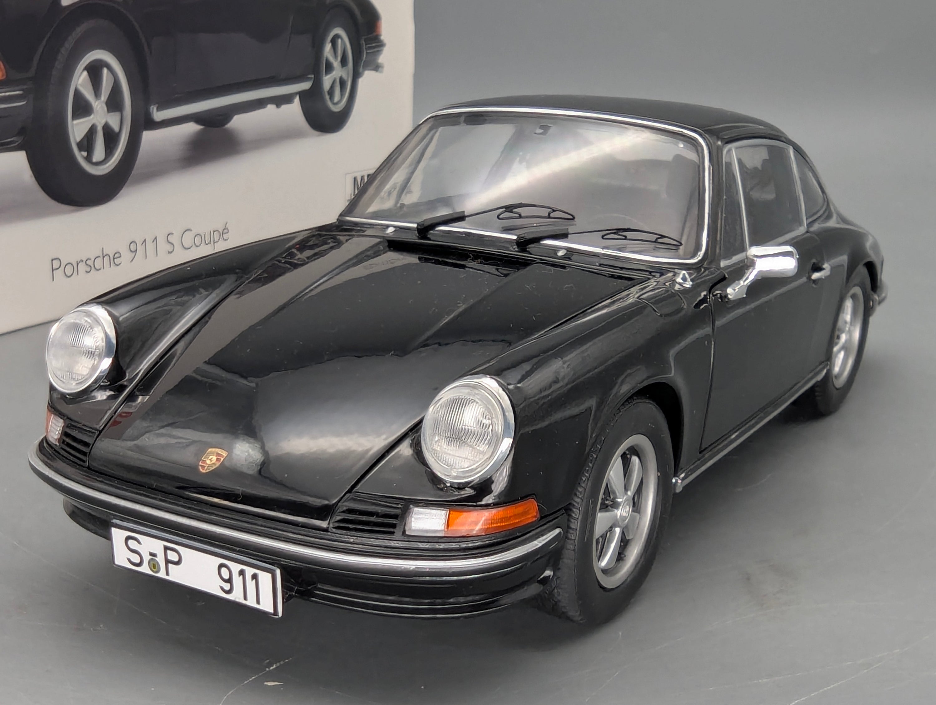 Modellautos 1:18 Schuco Porsche 911 S Coupe 1973 Schwarz mit OVP