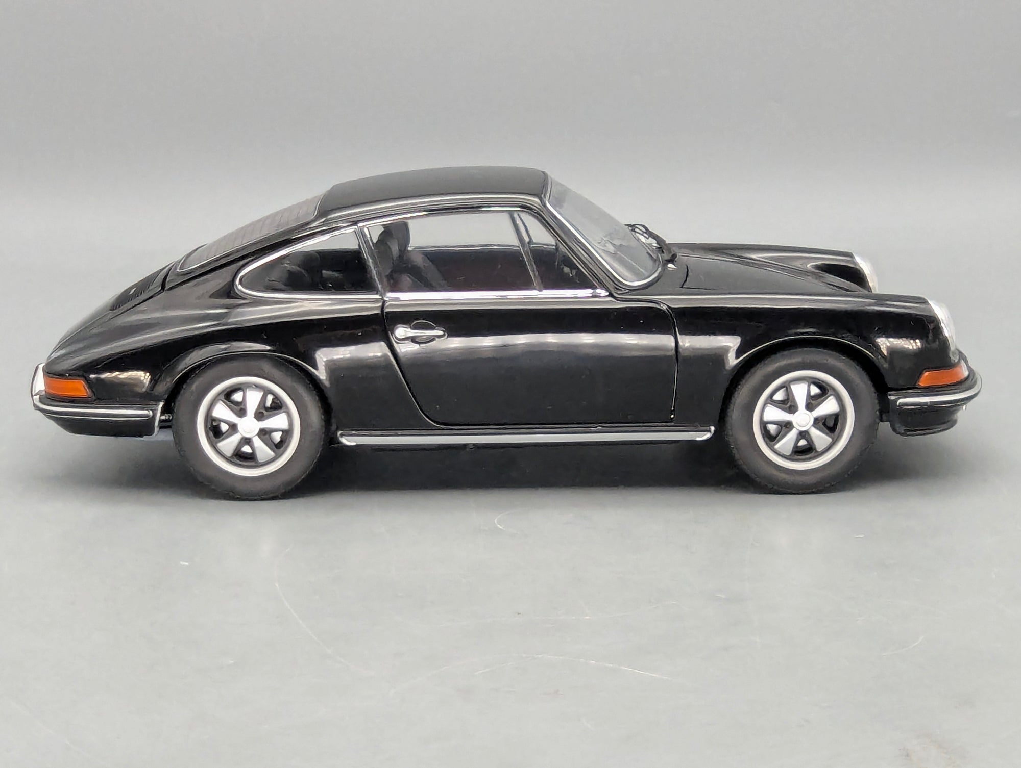 Modellautos 1:18 Schuco Porsche 911 S Coupe 1973 Schwarz mit OVP