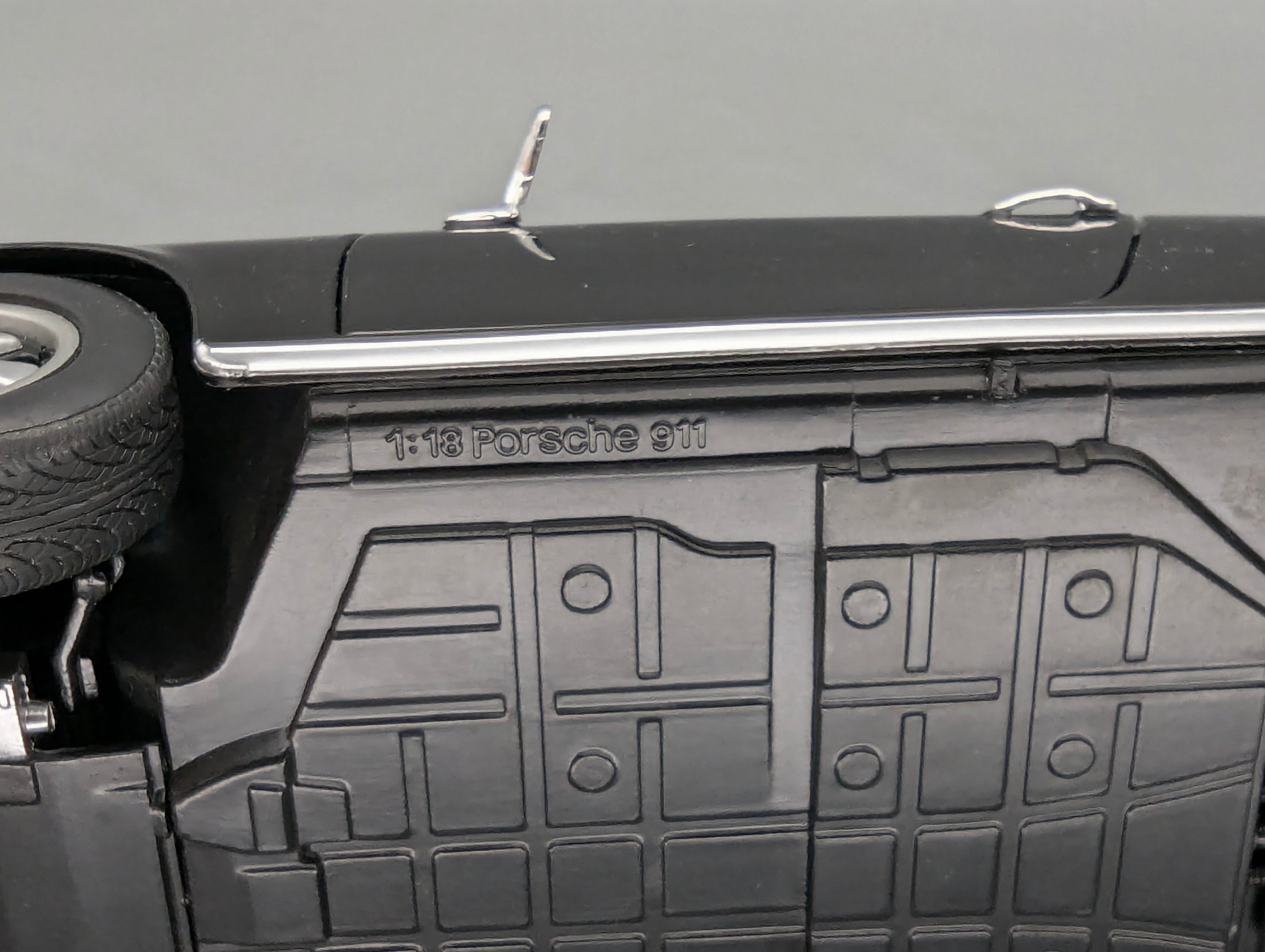 Modellautos 1:18 Schuco Porsche 911 S Coupe 1973 Schwarz mit OVP