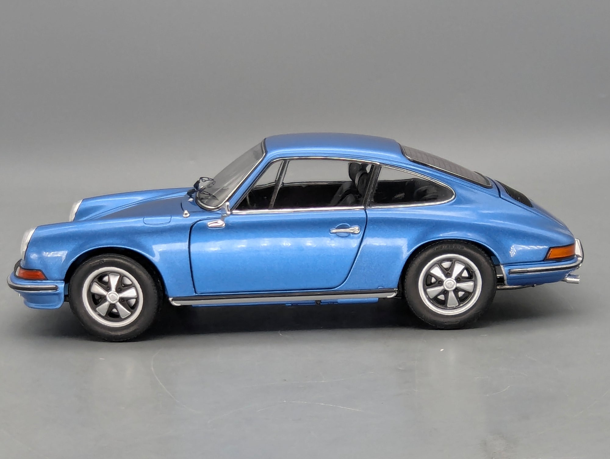 Modellautos 1:18 Schuco Porsche 911 S Coupe 1973 Blau Metallic mit OVP