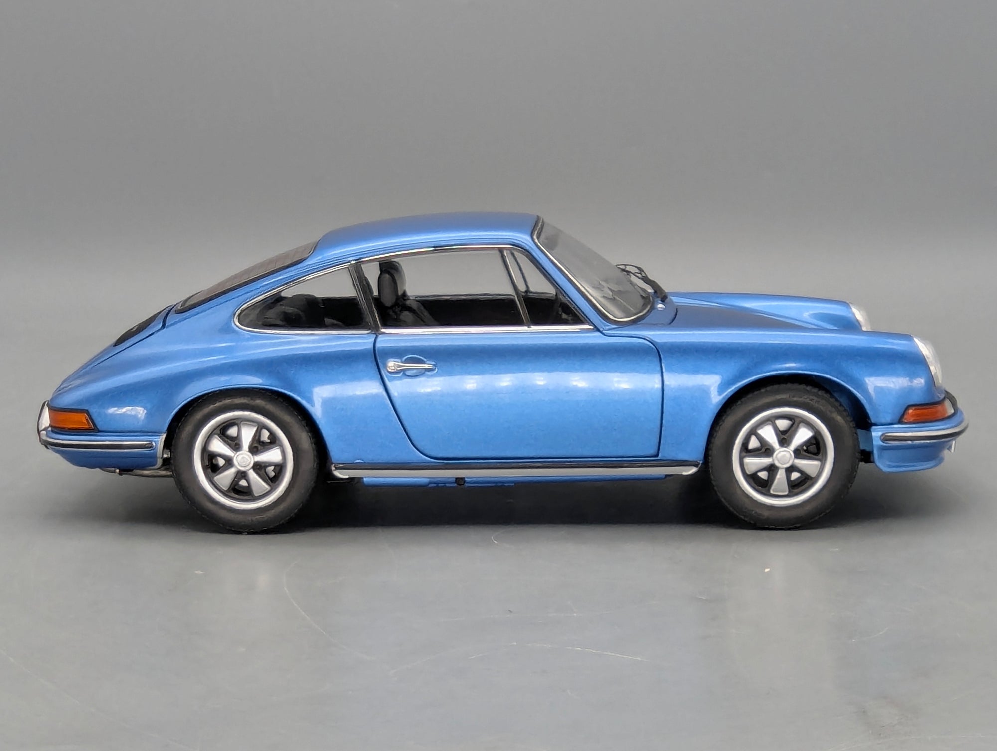 Modellautos 1:18 Schuco Porsche 911 S Coupe 1973 Blau Metallic mit OVP