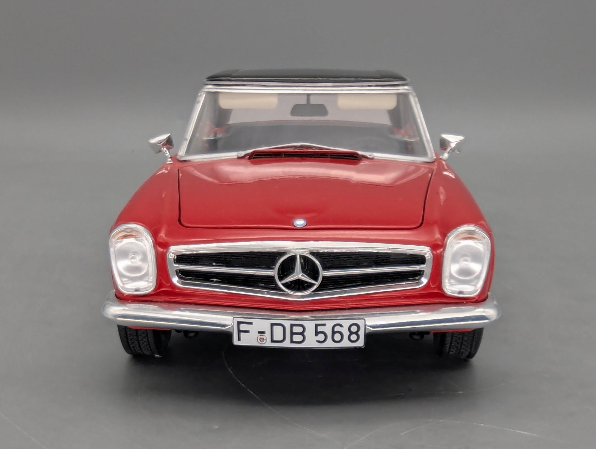 Modellautos 1:18 Schuco Mercedes-Benz 280 SL Rot mit OVP