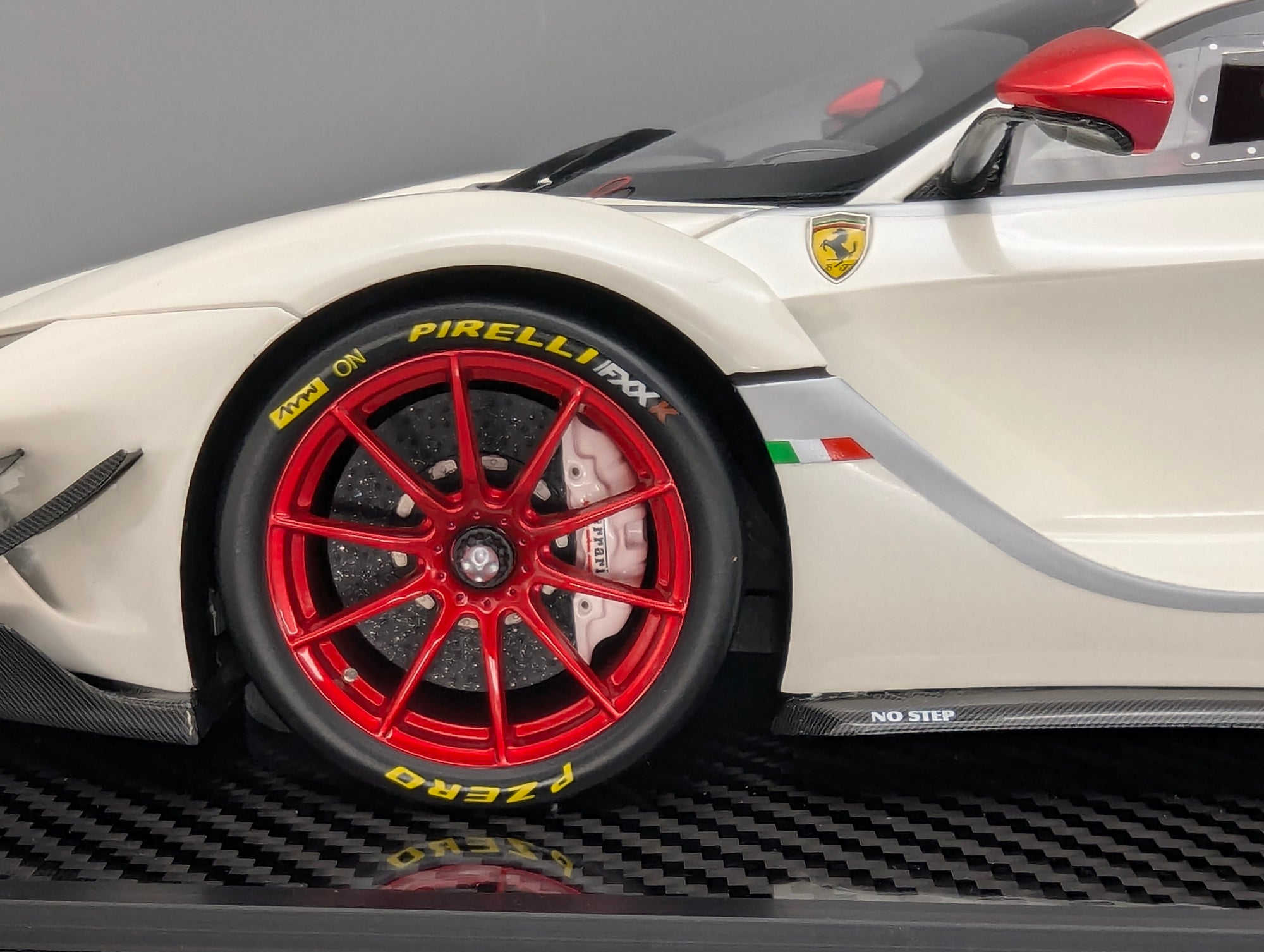 Modellautos 1:12 BBR Ferrari FXX-K EVO Gloss Pearl White Ltd UNIKAT 01/01 OVP