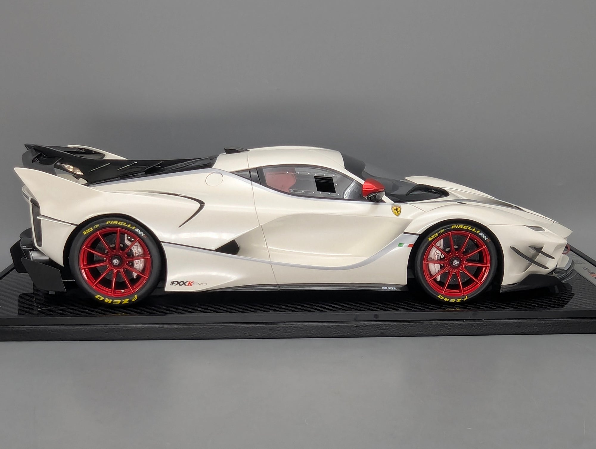 Modellautos 1:12 BBR Ferrari FXX-K EVO Gloss Pearl White Ltd UNIKAT 01/01 OVP