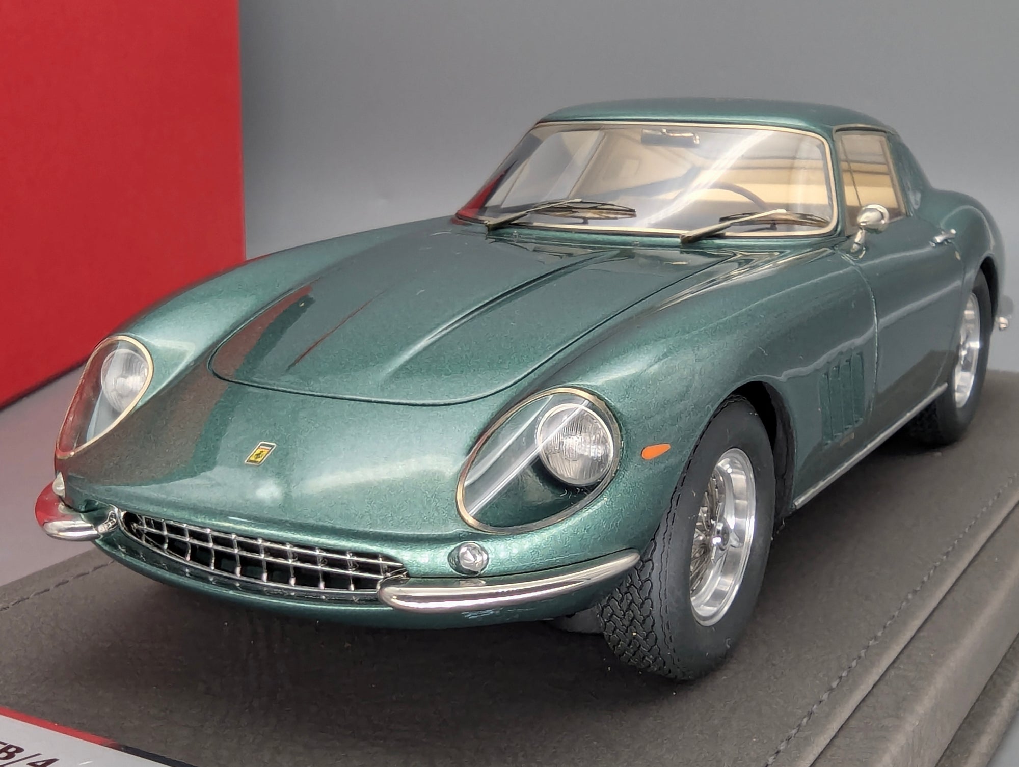 Modellautos 1:18 BBR Ferrari 275 GTB/4 1966 Met. Green Ltd 01/36 Lederplatte Vitrine OVP