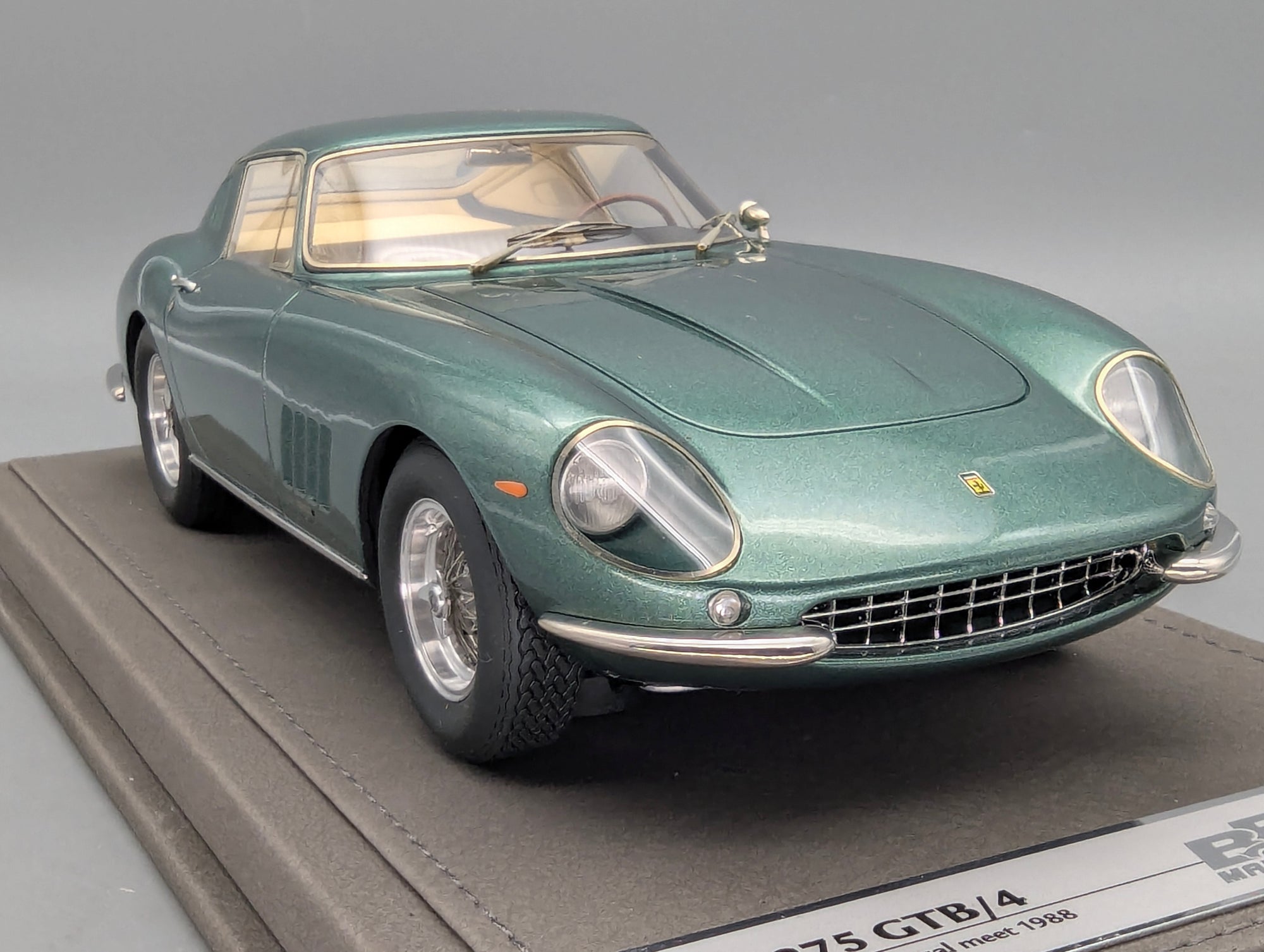 Modellautos 1:18 BBR Ferrari 275 GTB/4 1966 Met. Green Ltd 01/36 Lederplatte Vitrine OVP