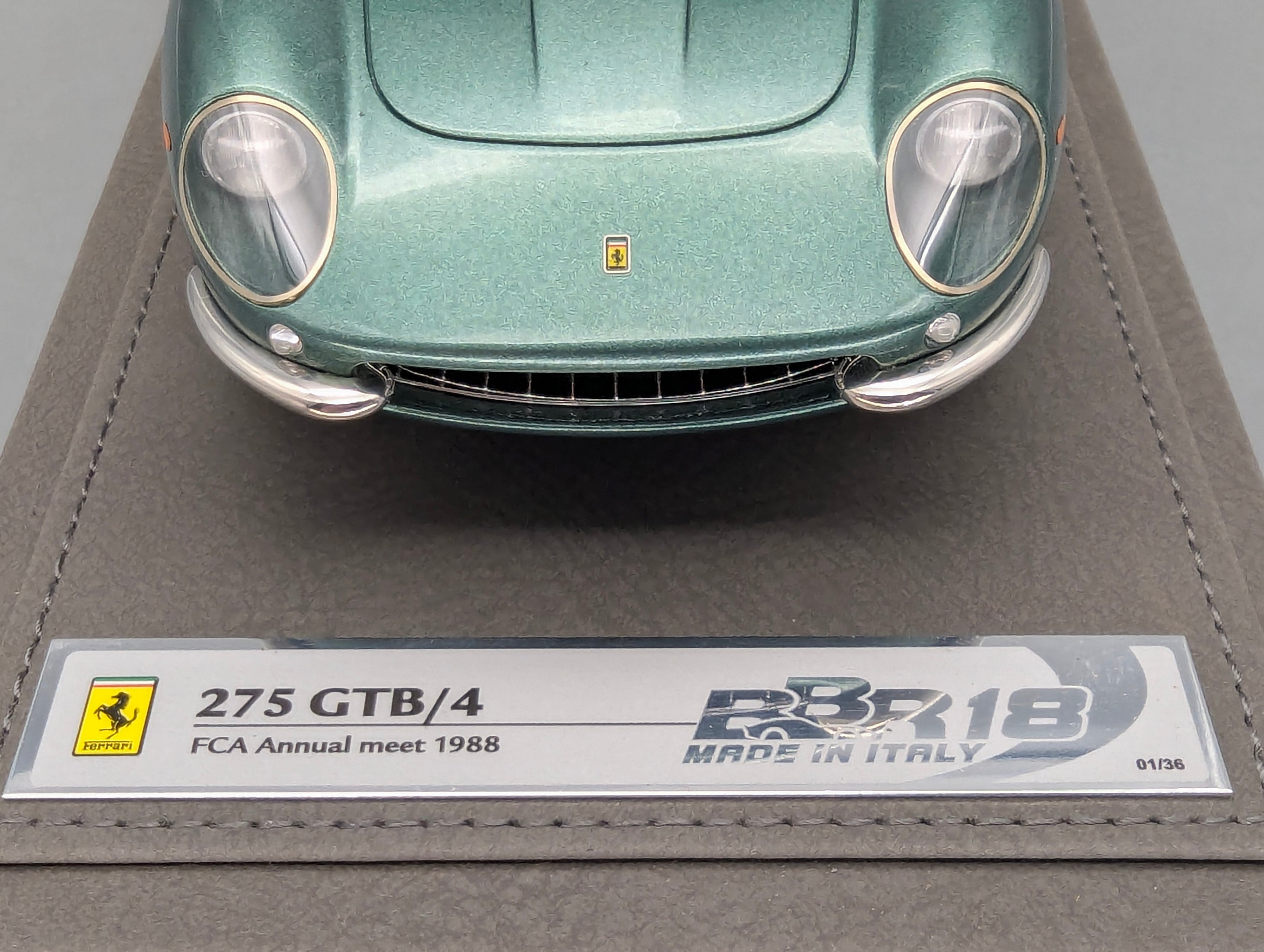 Modellautos 1:18 BBR Ferrari 275 GTB/4 1966 Met. Green Ltd 01/36 Lederplatte Vitrine OVP