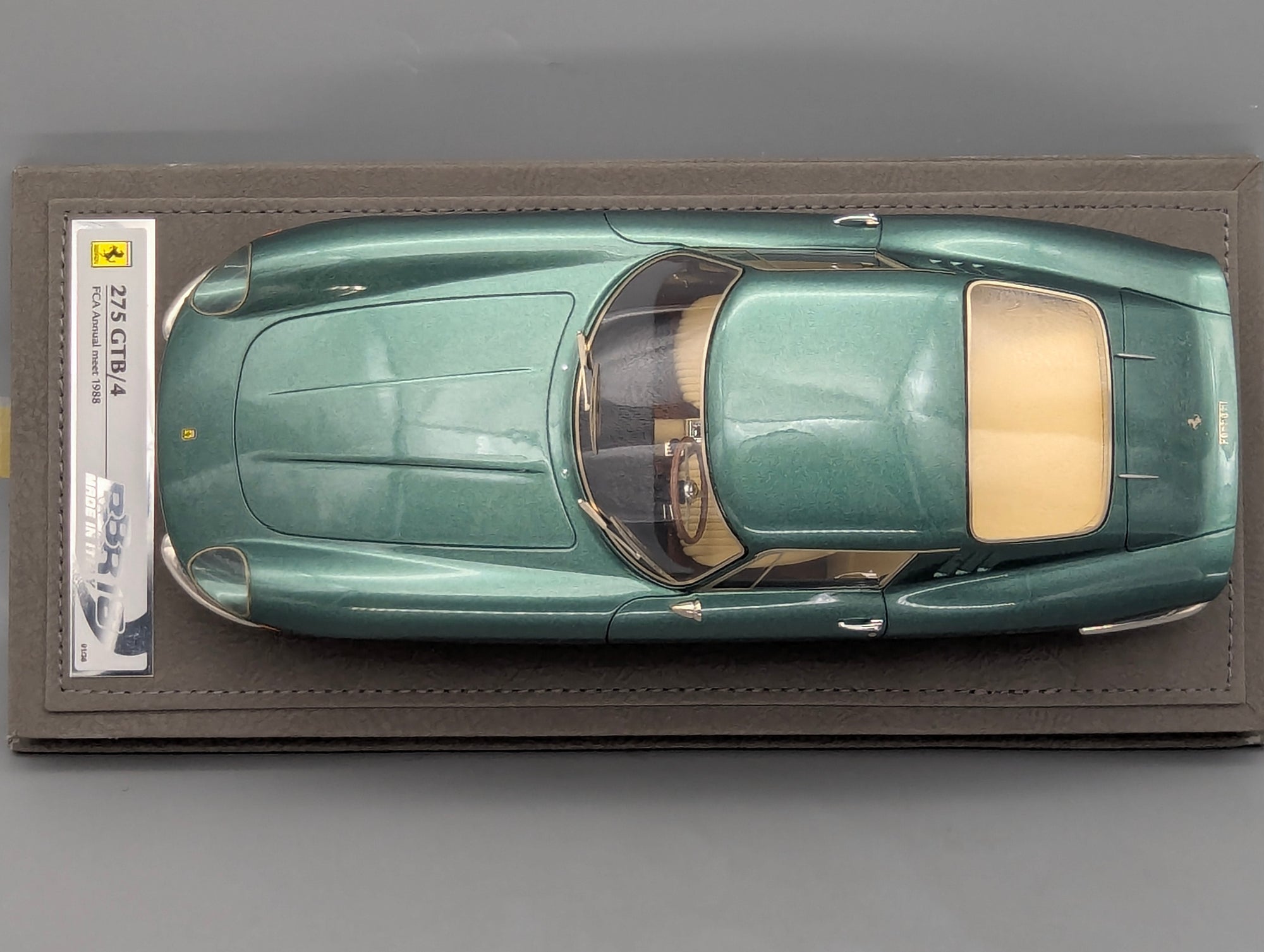 Modellautos 1:18 BBR Ferrari 275 GTB/4 1966 Met. Green Ltd 01/36 Lederplatte Vitrine OVP