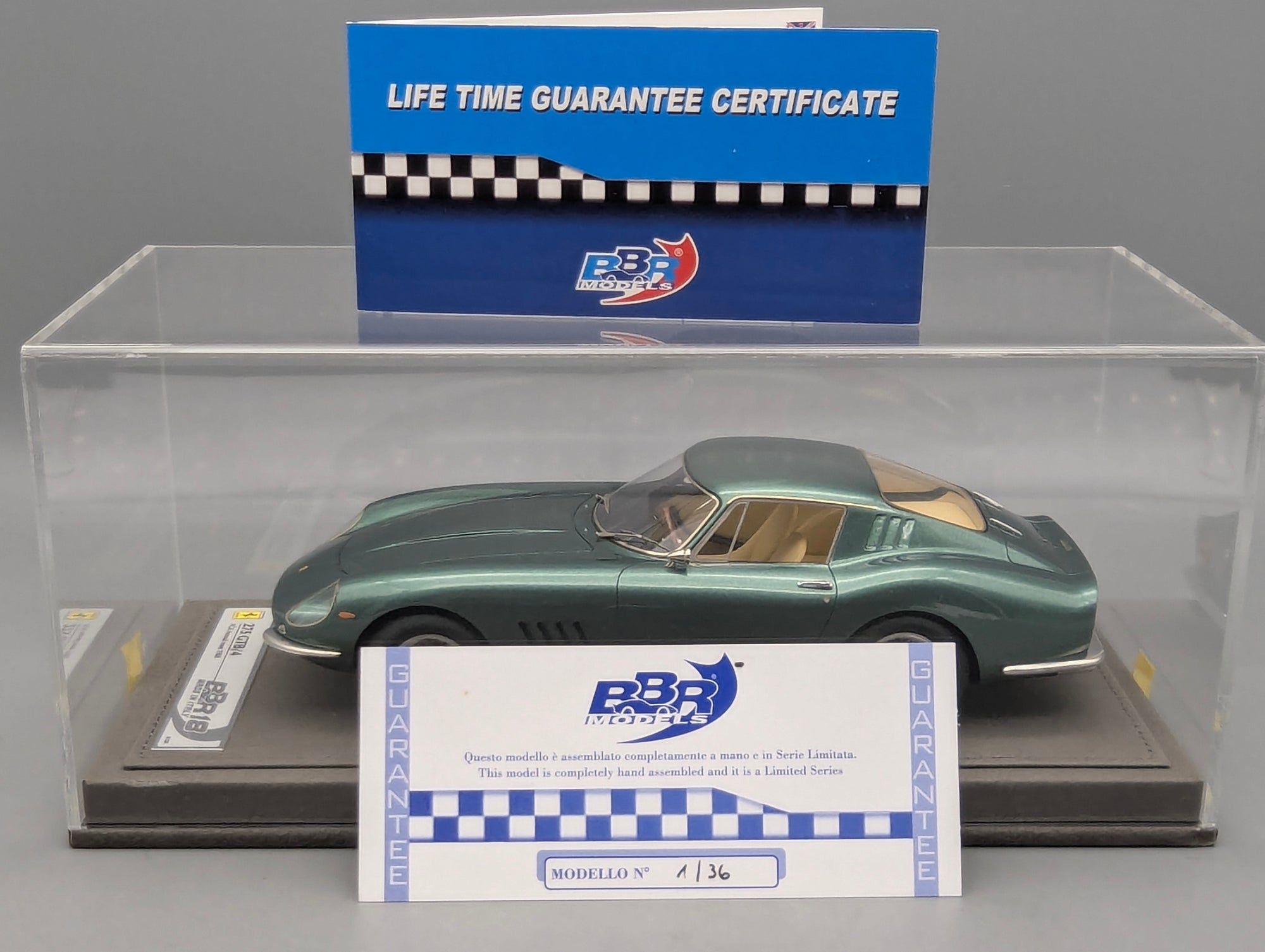 Modellautos 1:18 BBR Ferrari 275 GTB/4 1966 Met. Green Ltd 01/36 Lederplatte Vitrine OVP