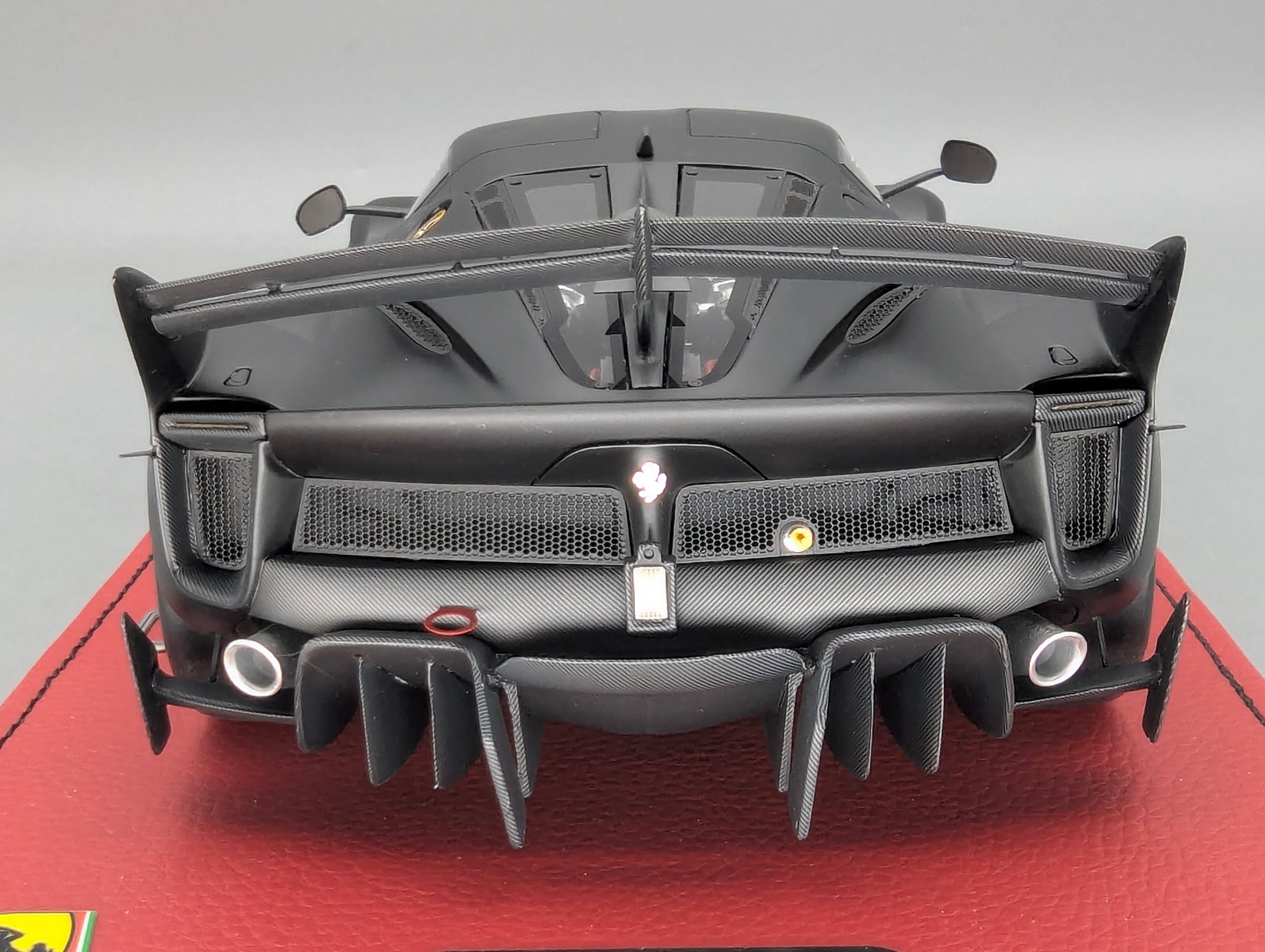 Modellautos 1:18 BBR Ferrari FXX-K EVO Matt Schwarz Ltd 12/30 Lederplatte Vitrine OVP