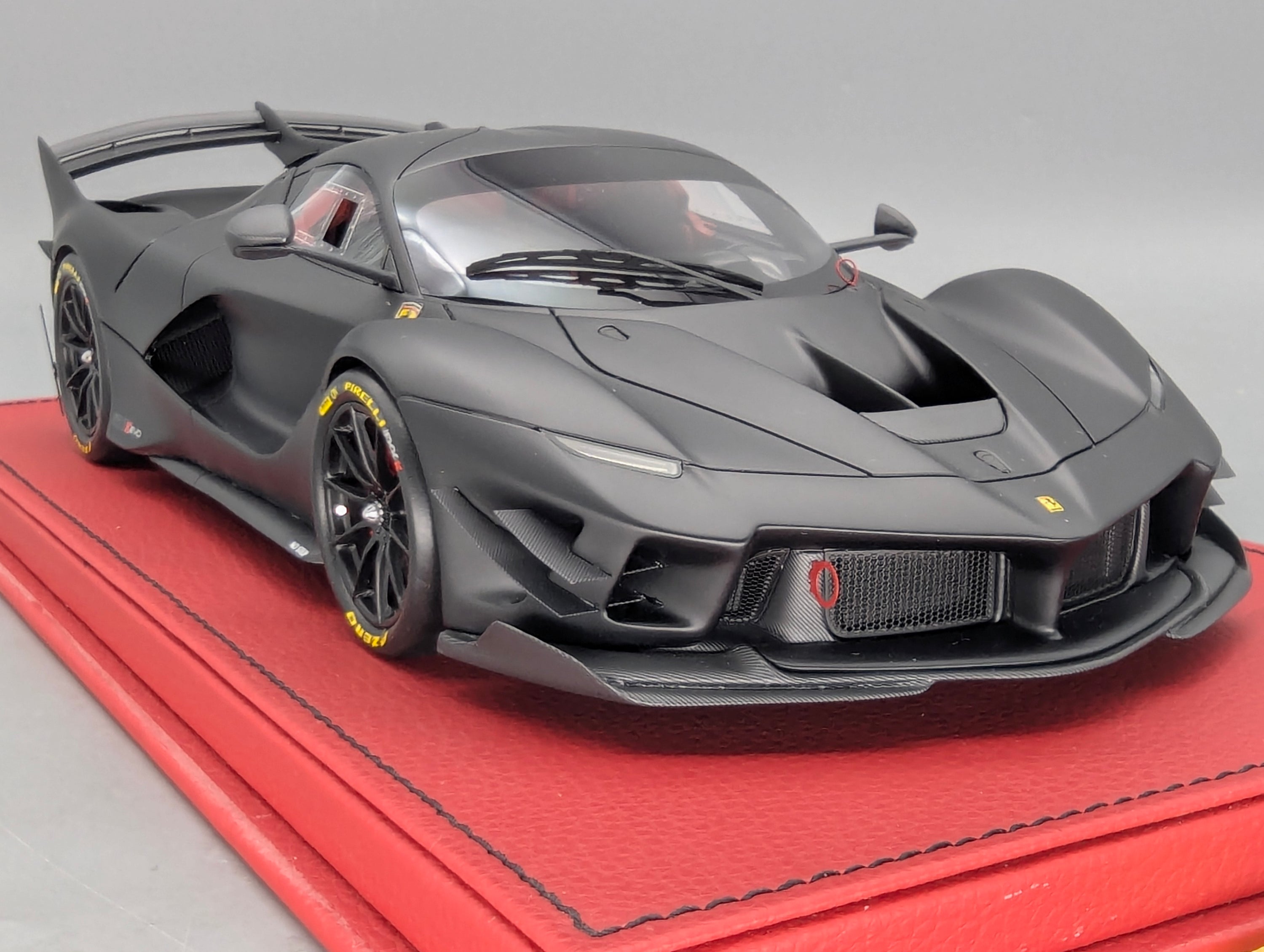 Modellautos 1:18 BBR Ferrari FXX-K EVO Matt Schwarz Ltd 12/30 Lederplatte Vitrine OVP
