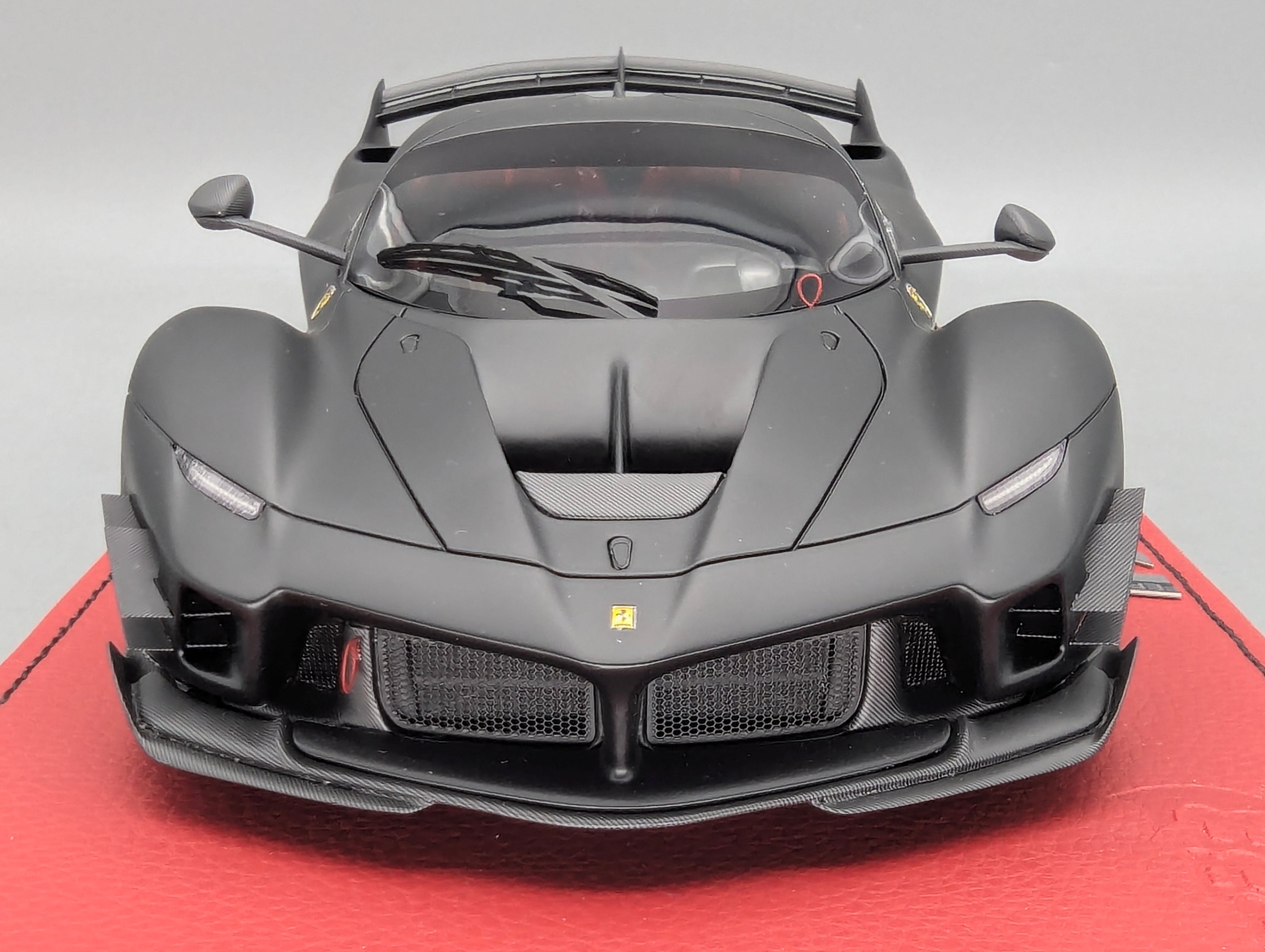 Modellautos 1:18 BBR Ferrari FXX-K EVO Matt Schwarz Ltd 12/30 Lederplatte Vitrine OVP
