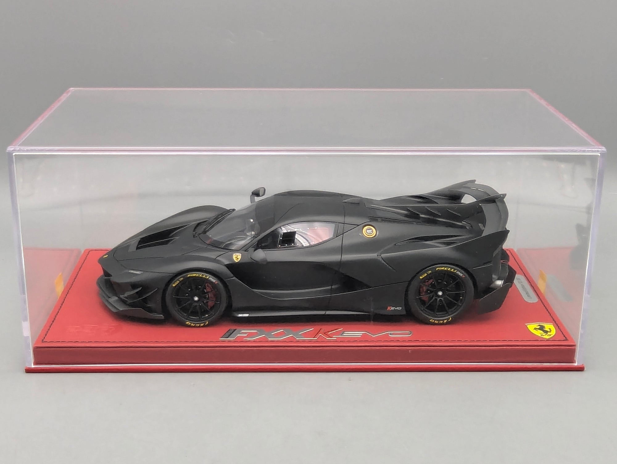 Modellautos 1:18 BBR Ferrari FXX-K EVO Matt Schwarz Ltd 12/30 Lederplatte Vitrine OVP