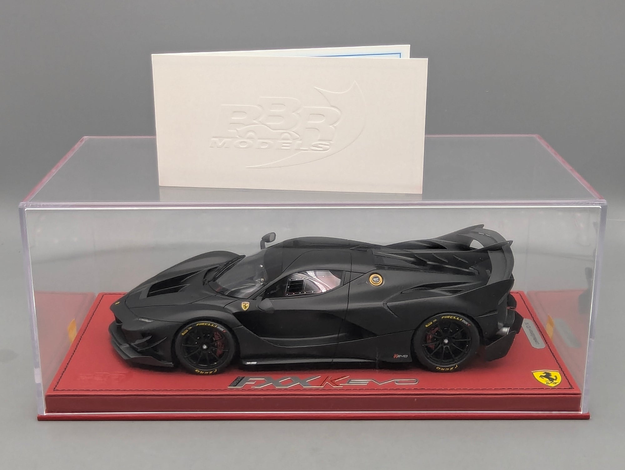 Modellautos 1:18 BBR Ferrari FXX-K EVO Matt Schwarz Ltd 12/30 Lederplatte Vitrine OVP