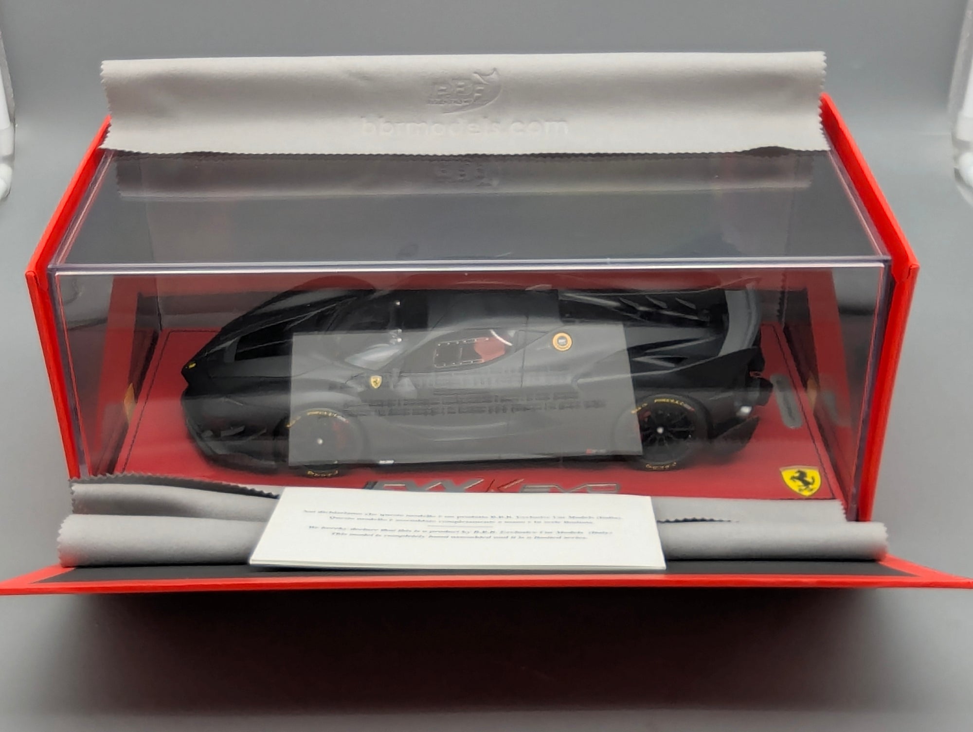 Modellautos 1:18 BBR Ferrari FXX-K EVO Matt Schwarz Ltd 12/30 Lederplatte Vitrine OVP