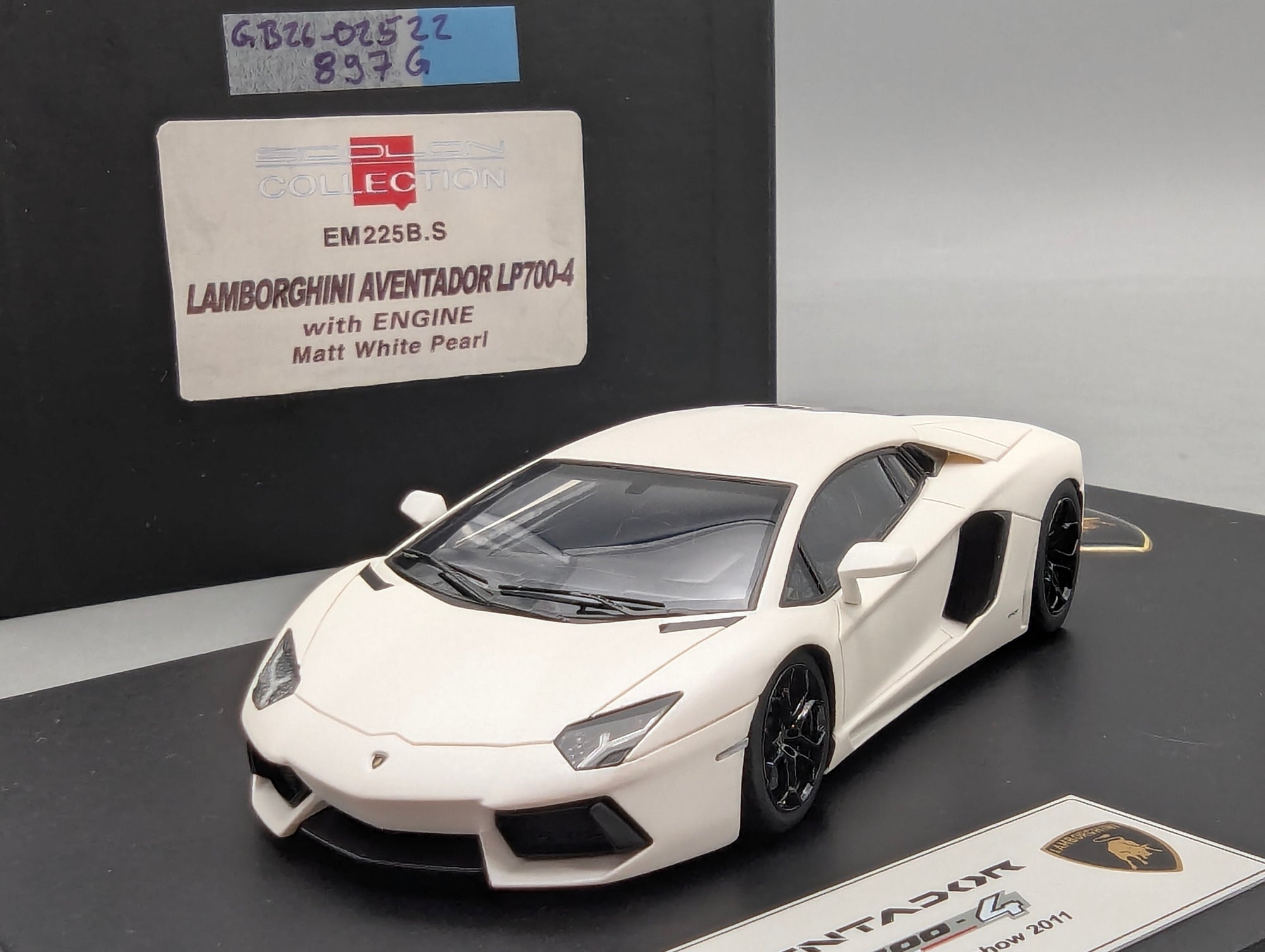 Eidolon Make Up 1:43 Lamborghini Aventador LP700-4 Matt Pearl White Engine Set OVP