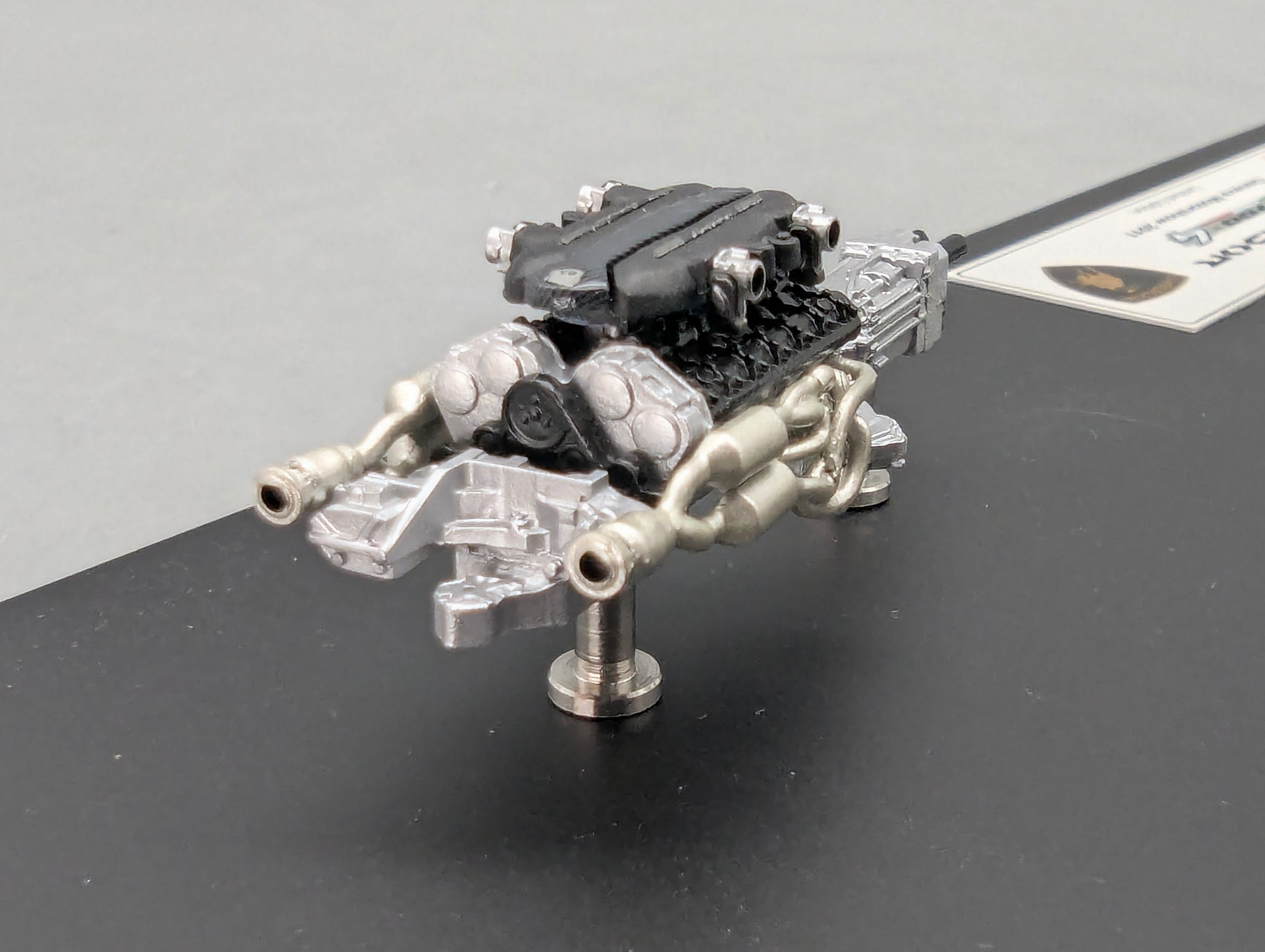Eidolon Make Up 1:43 Lamborghini Aventador LP700-4 Matt Pearl White Engine Set OVP