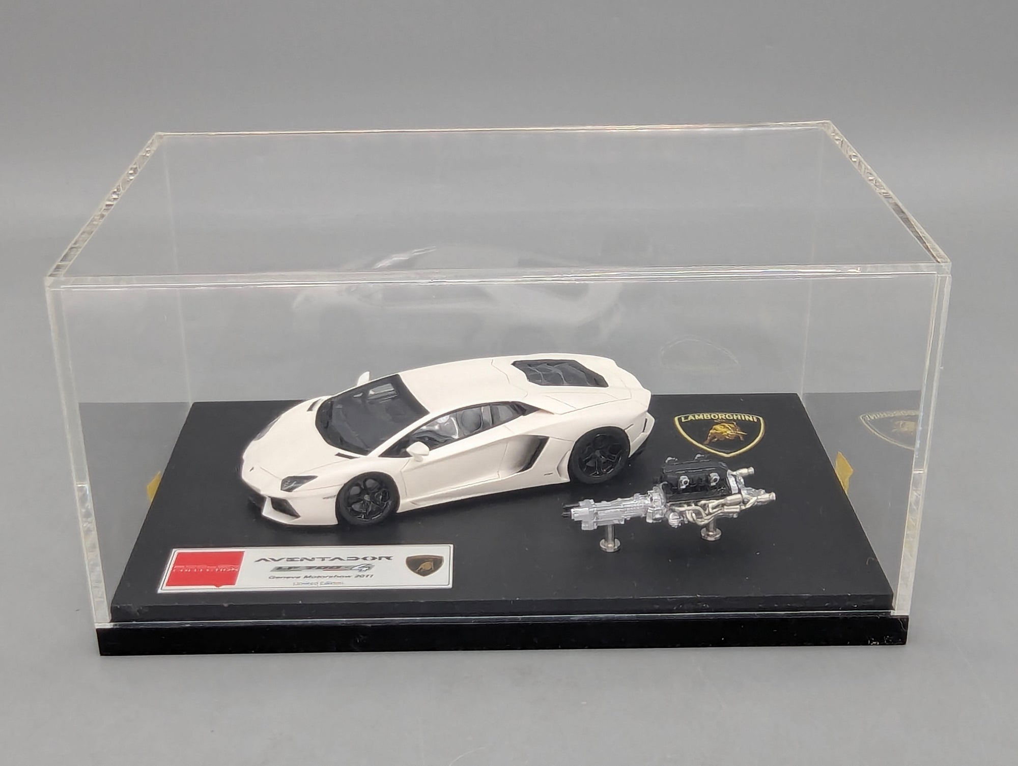 Eidolon Make Up 1:43 Lamborghini Aventador LP700-4 Matt Pearl White Engine Set OVP
